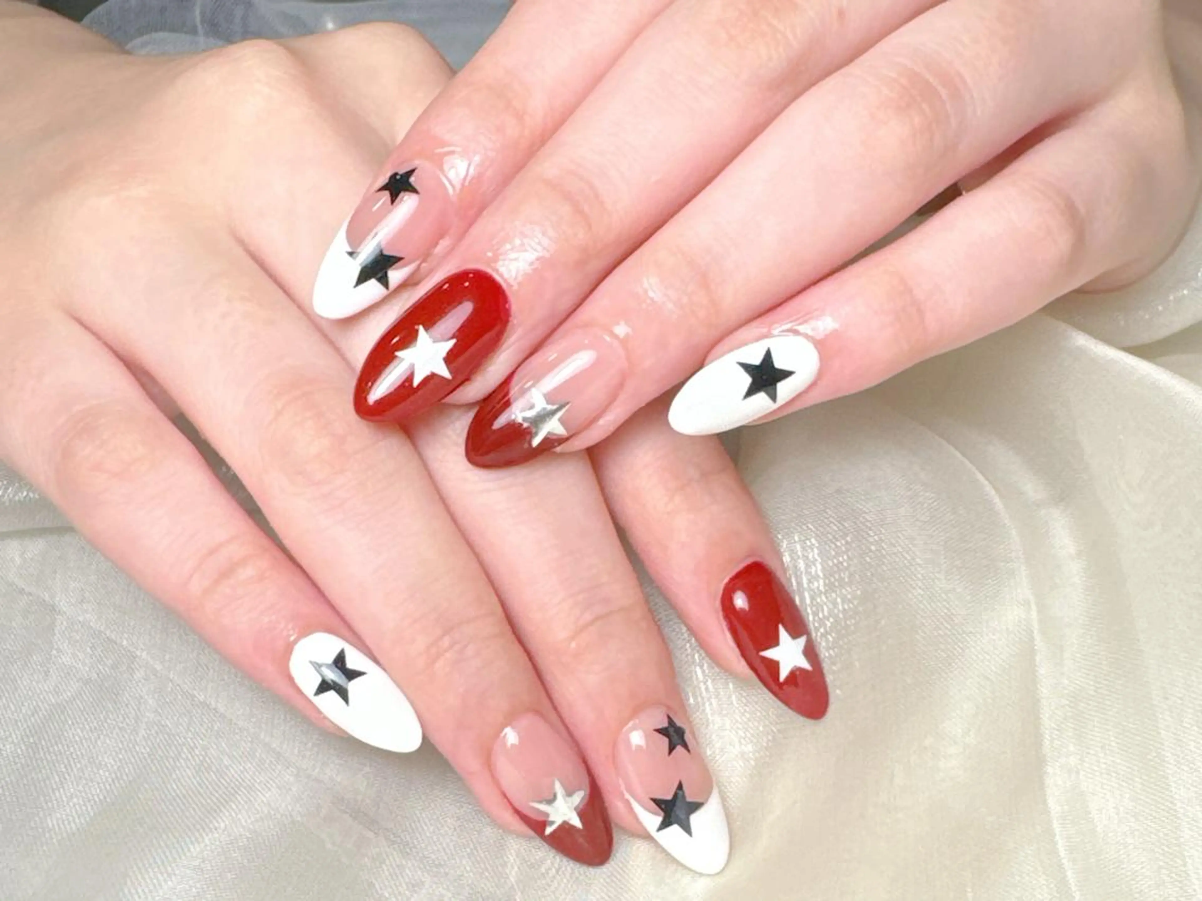 ネイル カジュアル チークネイル フレンチネイル ジェルネイル ガーリー ハンドネイル ハンドケア 🎀も ものネイルデザイン