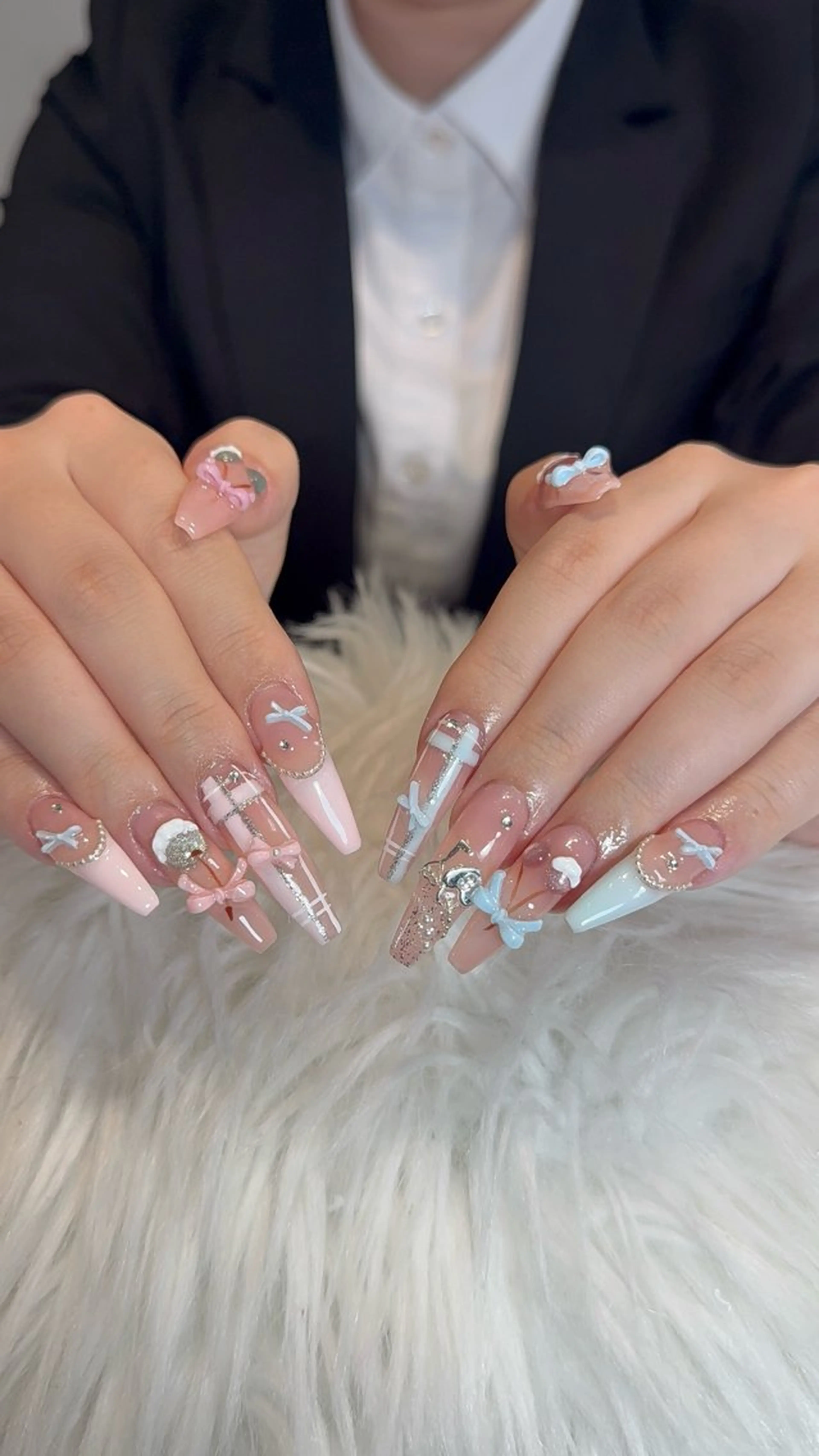 ネイル フレンチネイル ジェルネイル キラキラネイル 韓国ネイル マグネットネイル Julli NailStudioのネイルデザイン