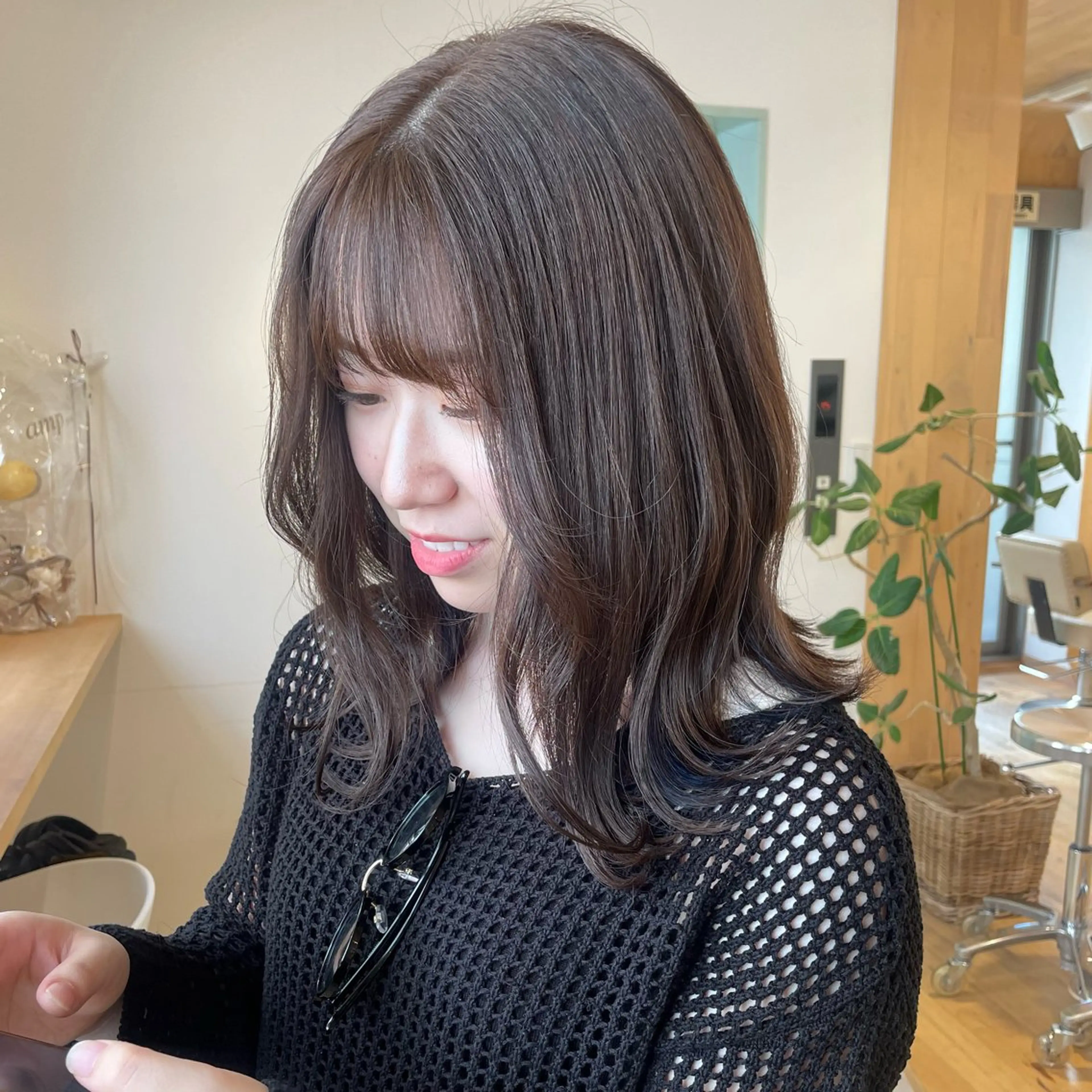 セミロング カラー 田口 花葉のヘアスタイル