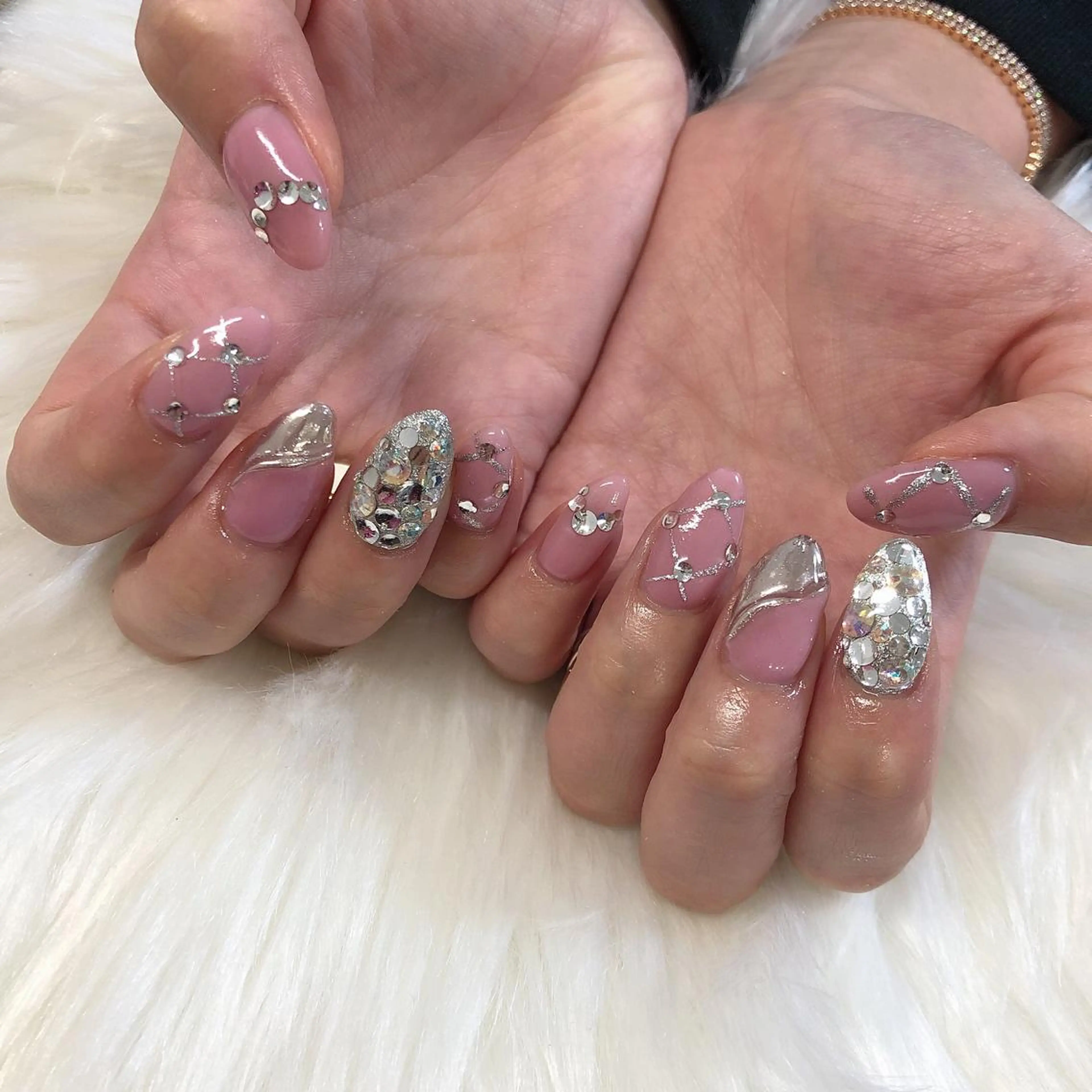 ネイル ハンドネイル 西岡 杏のネイルデザイン