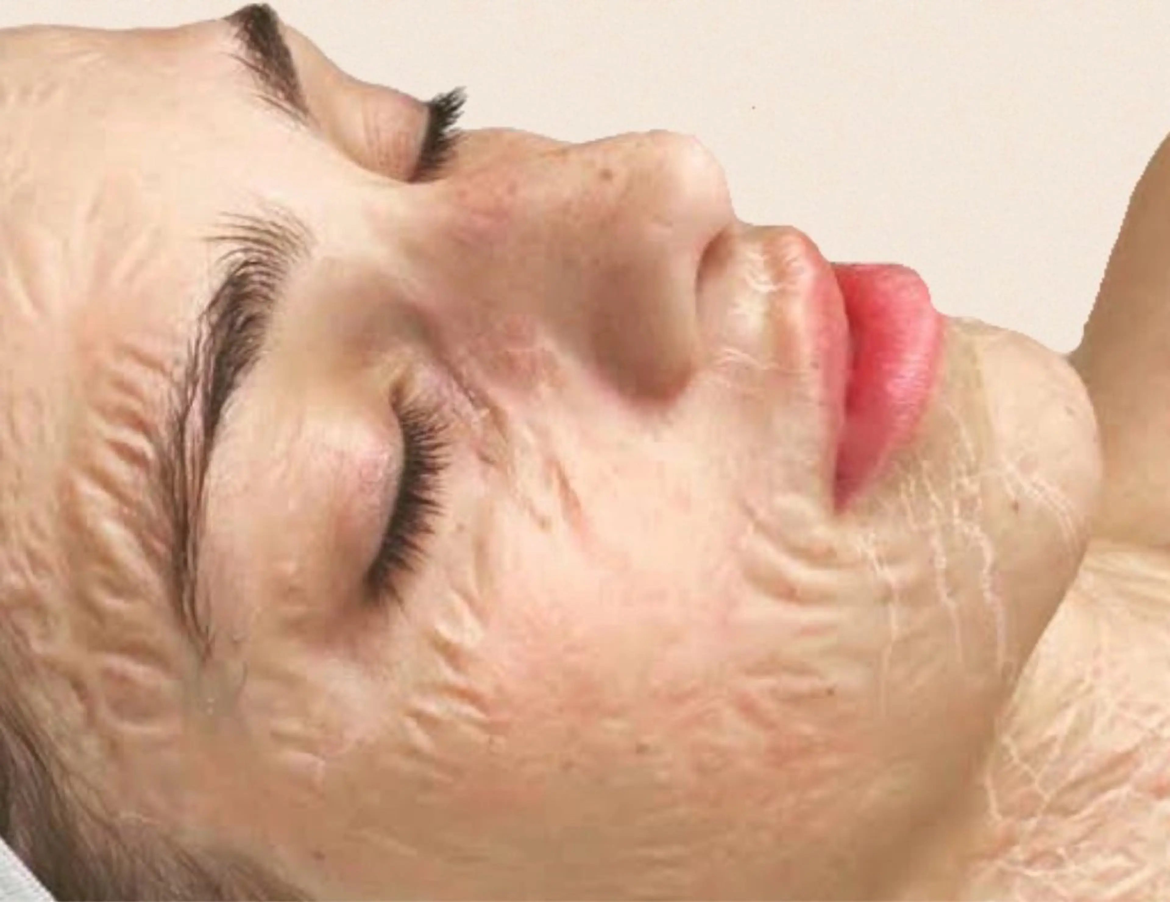 【ゾンビマスク】“塗るボトックズ”と話題🧟エイジングケアに大人気のメニュー✨の写真