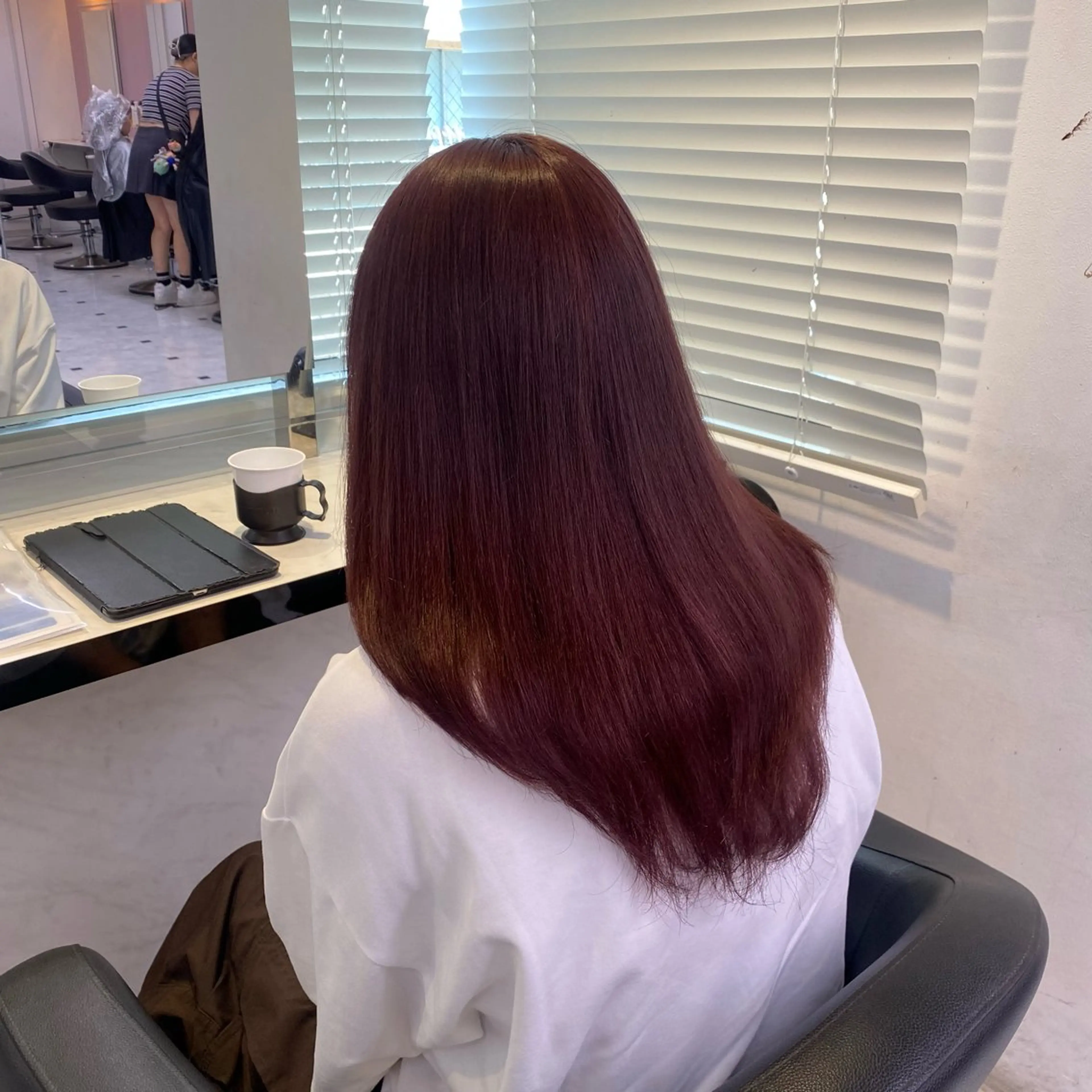 ロング カラー ヘアカラー トリートメント ヘッドスパ ヘアセット 透明感ベージュカラー 🪞上野🪞AIのヘアスタイル