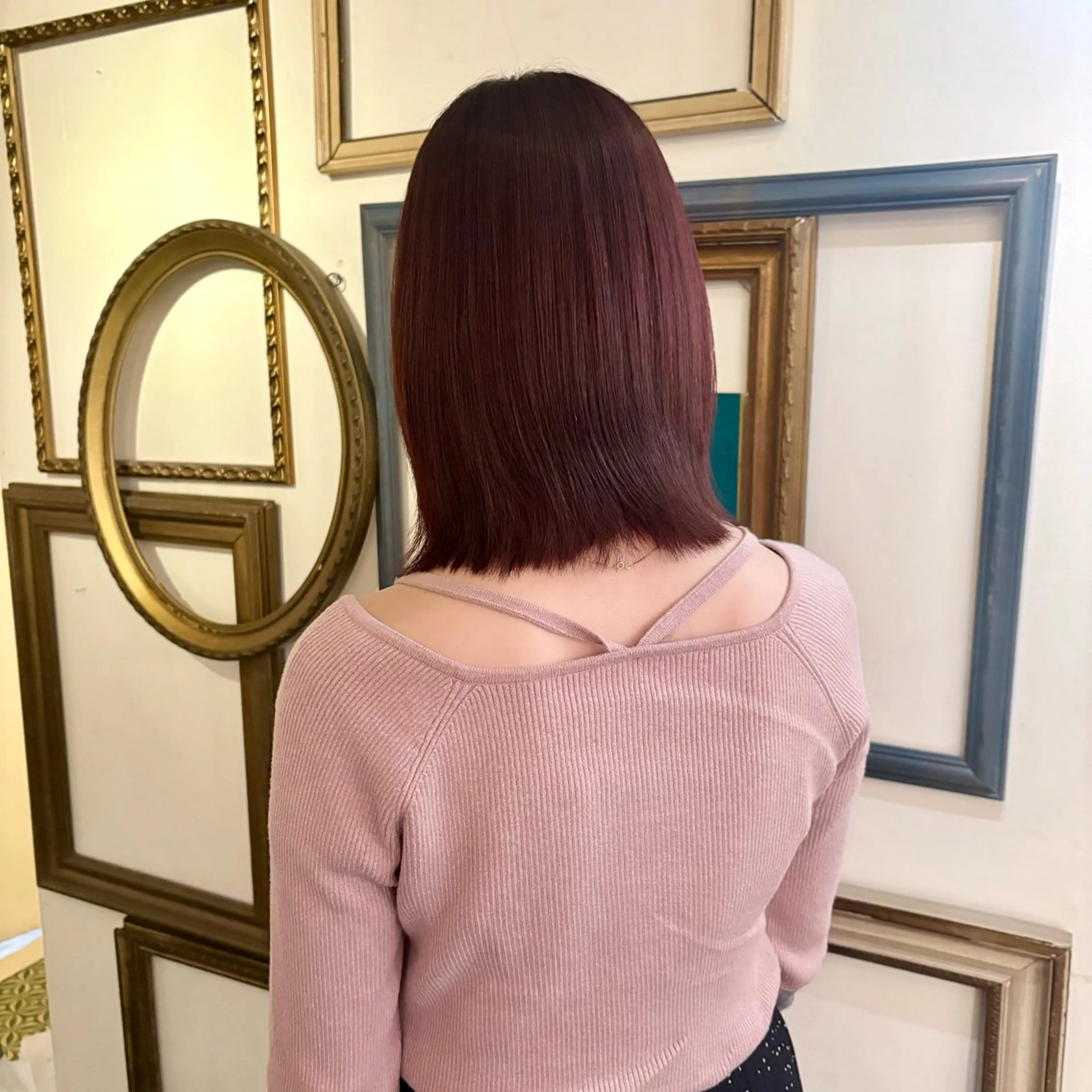 ミディアム カラー ブリーチ ブラウンカラー ピンクカラー ピンクブラウン ヘアカラー トリートメント 飯田 実歩(じっぽ)のヘアスタイル