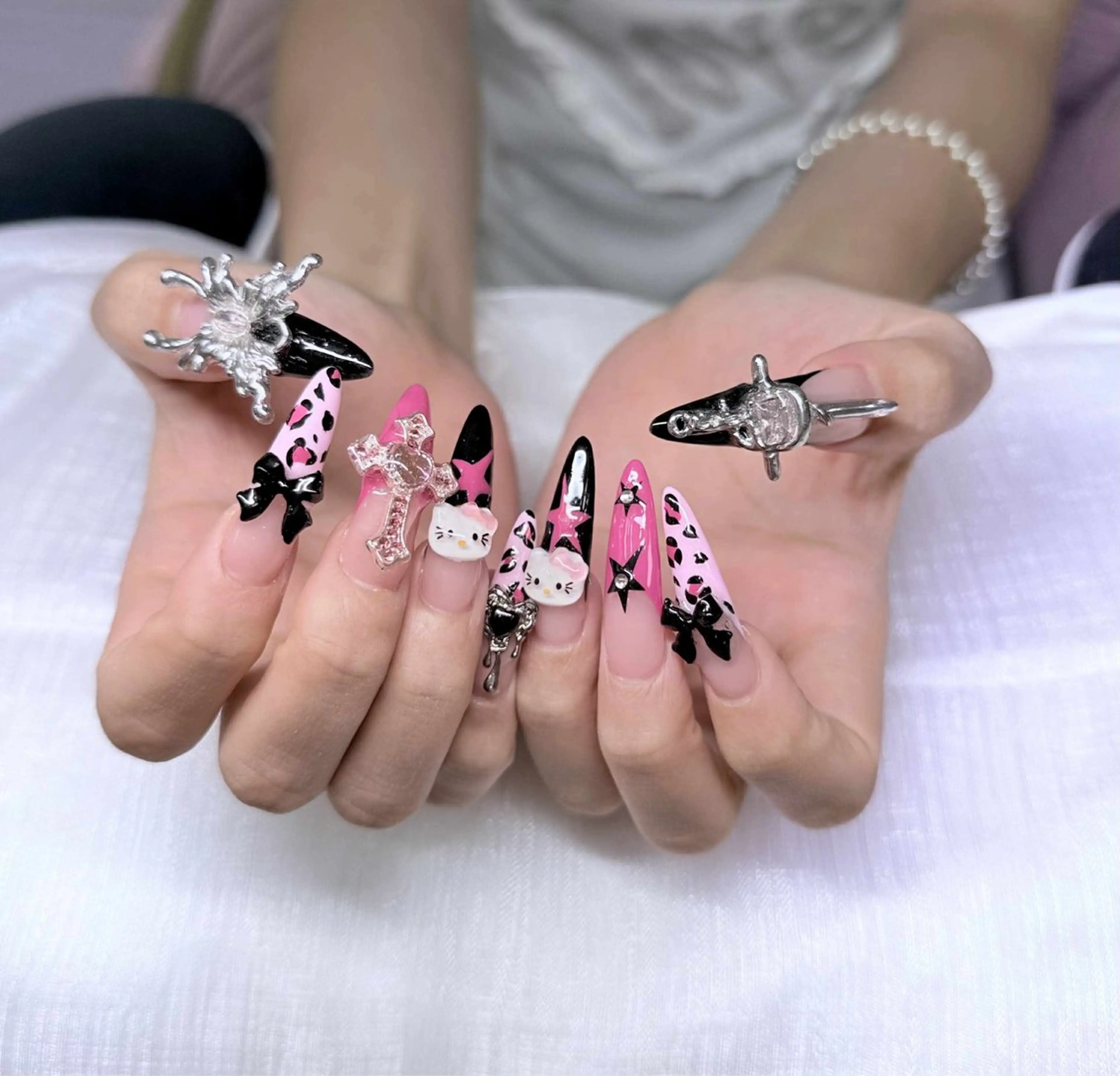 ネイル ハンドネイル Lee Nailsのネイルデザイン