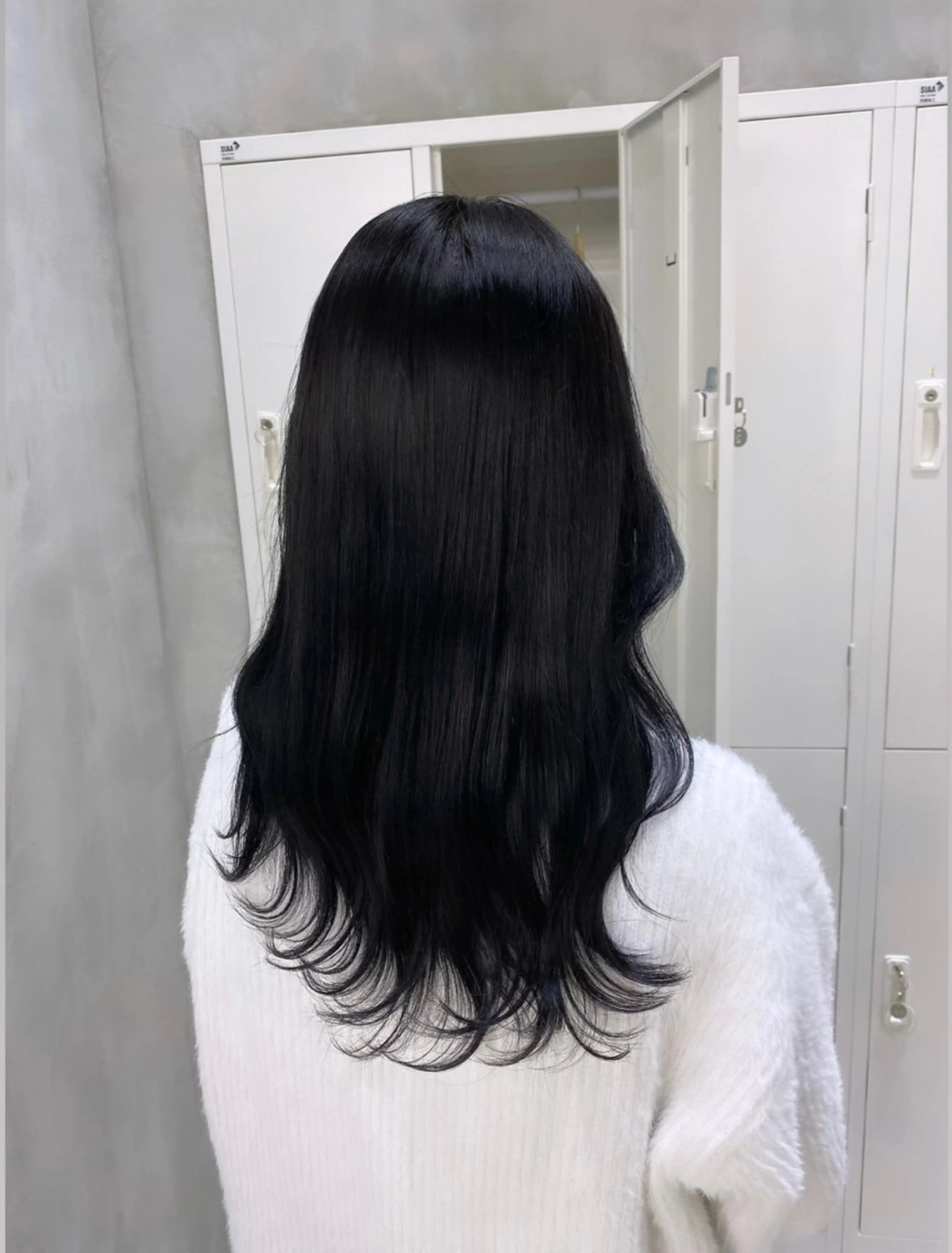 ロング カラー 黒髪 ブルーカラー ブルーブラック ヘアカラー AKANE 【zina新宿】のヘアスタイル