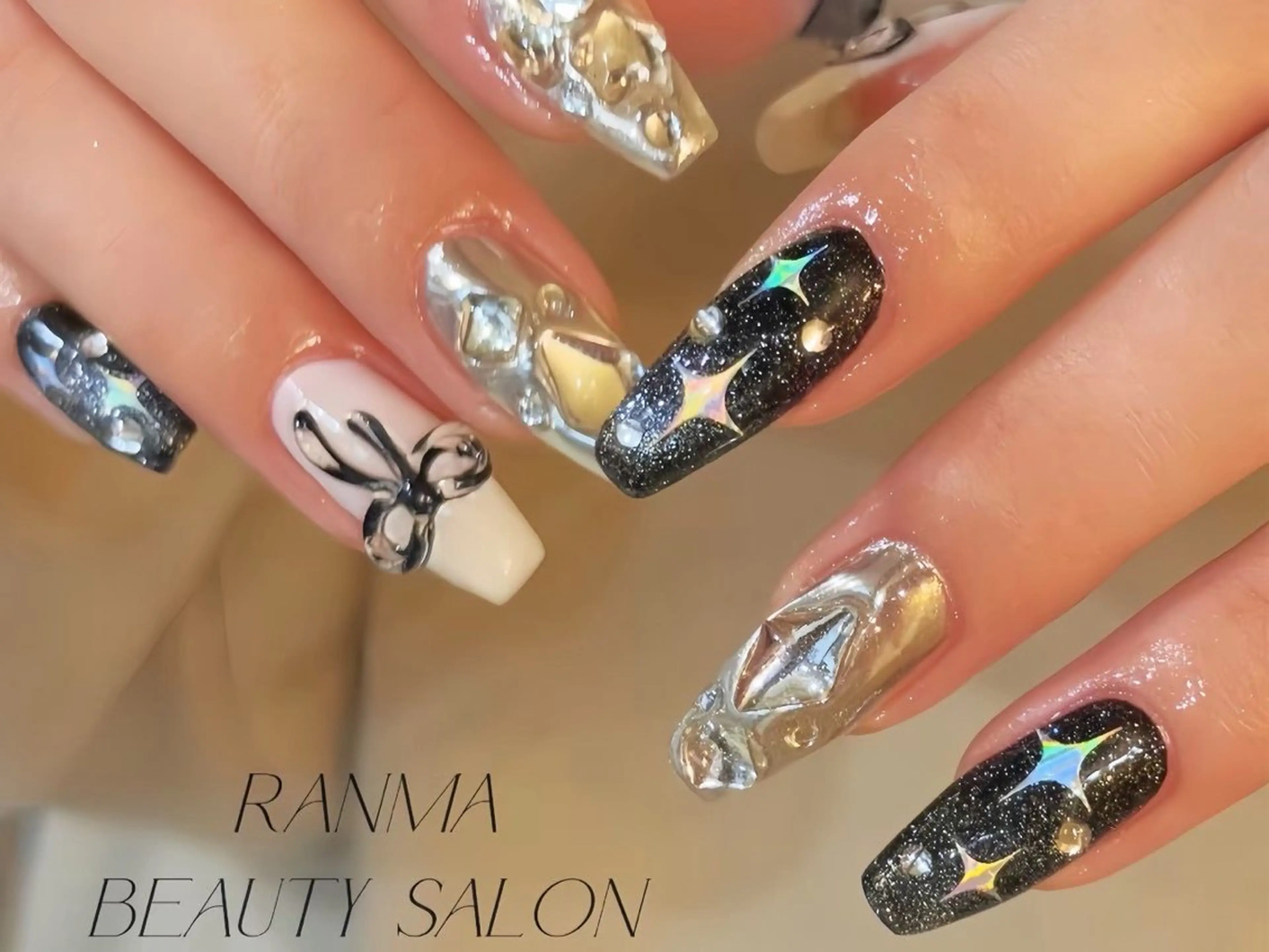 ミディアム Ranma Beautyのネイルデザイン