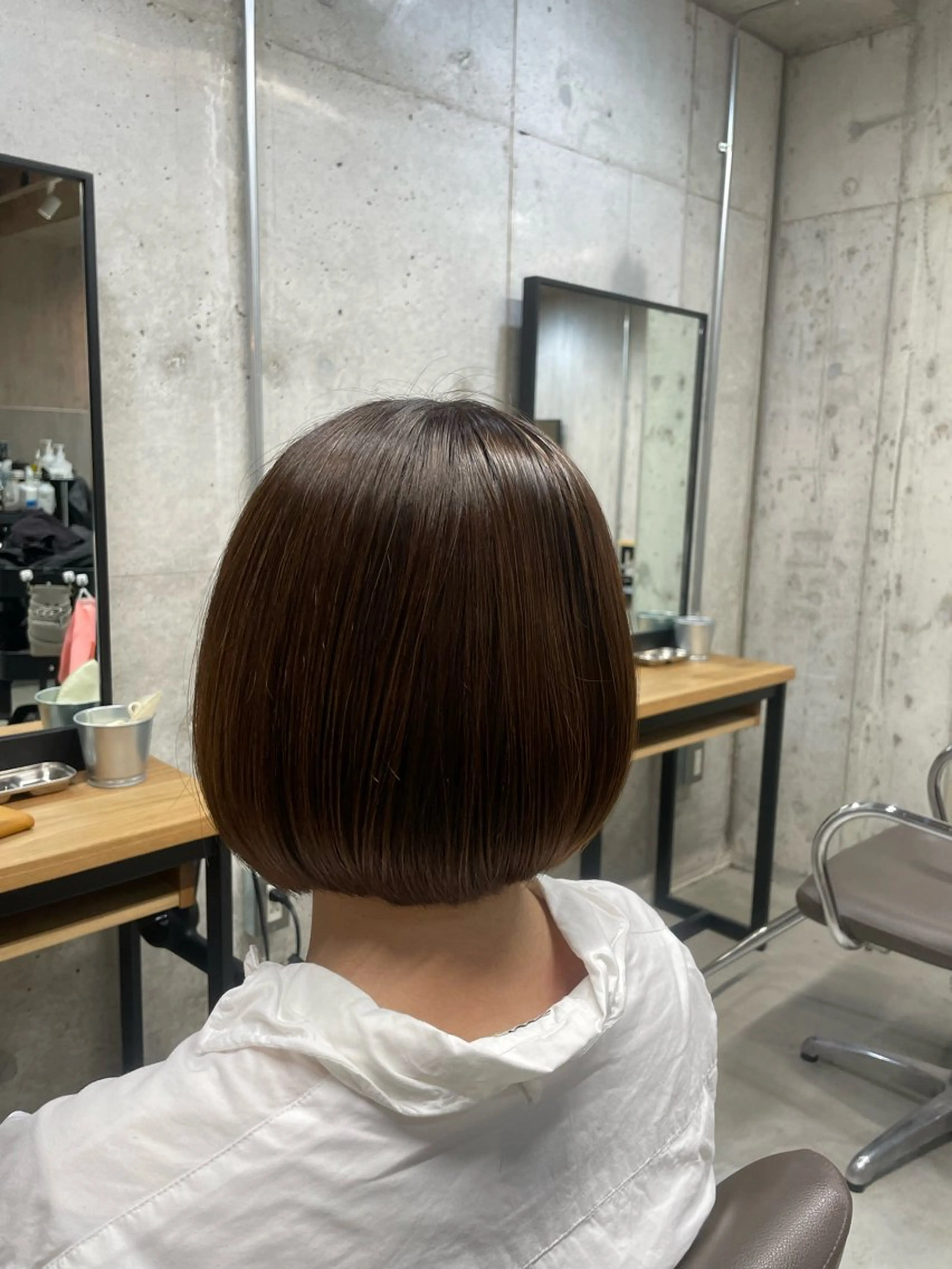 ショート noa 寒色系カラーブリーチのヘアスタイル