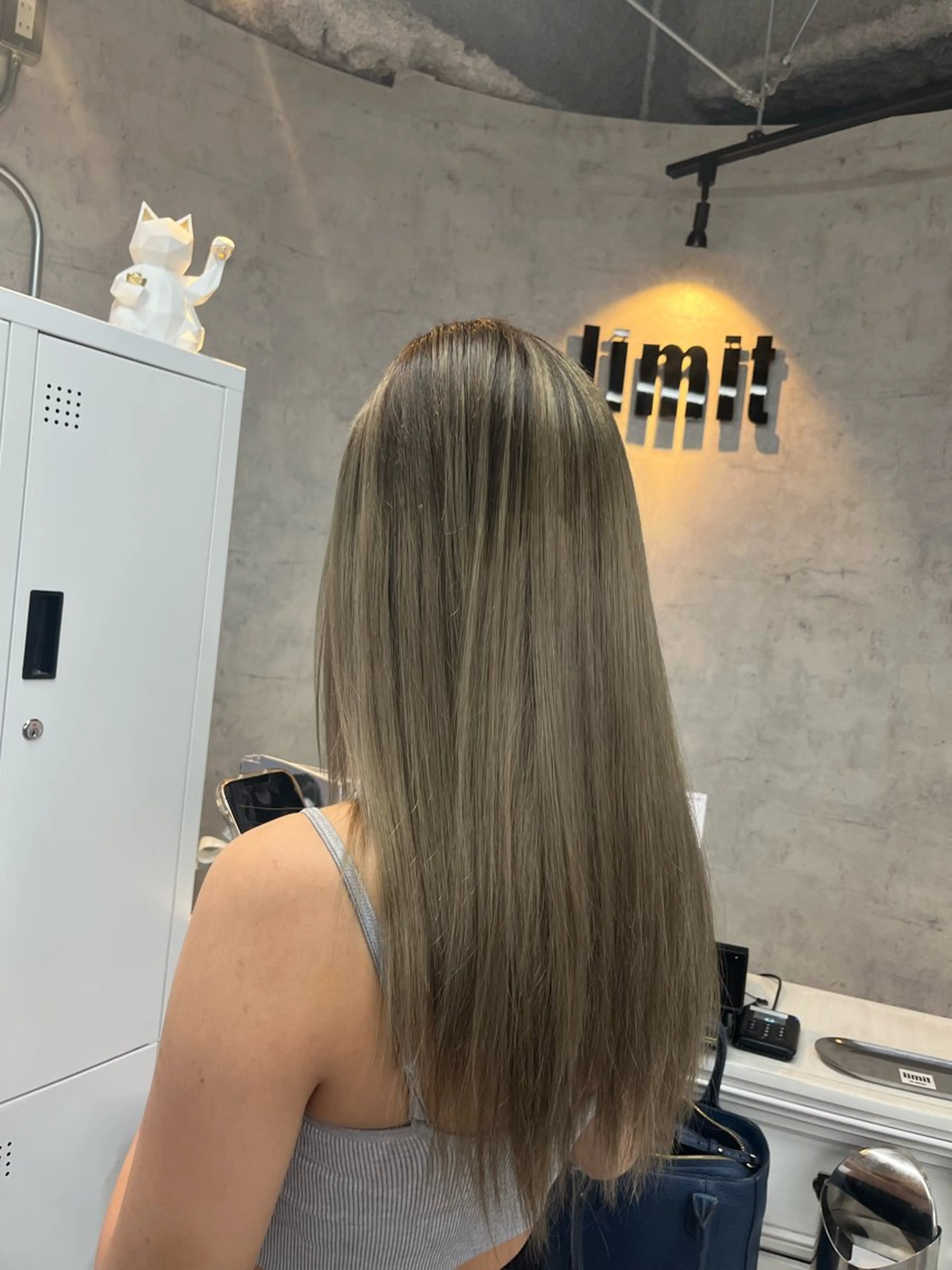 ロング カラー ヘアカラー トリートメント ヘアセット ハイトーン/レイヤー 💜Akaneのヘアスタイル