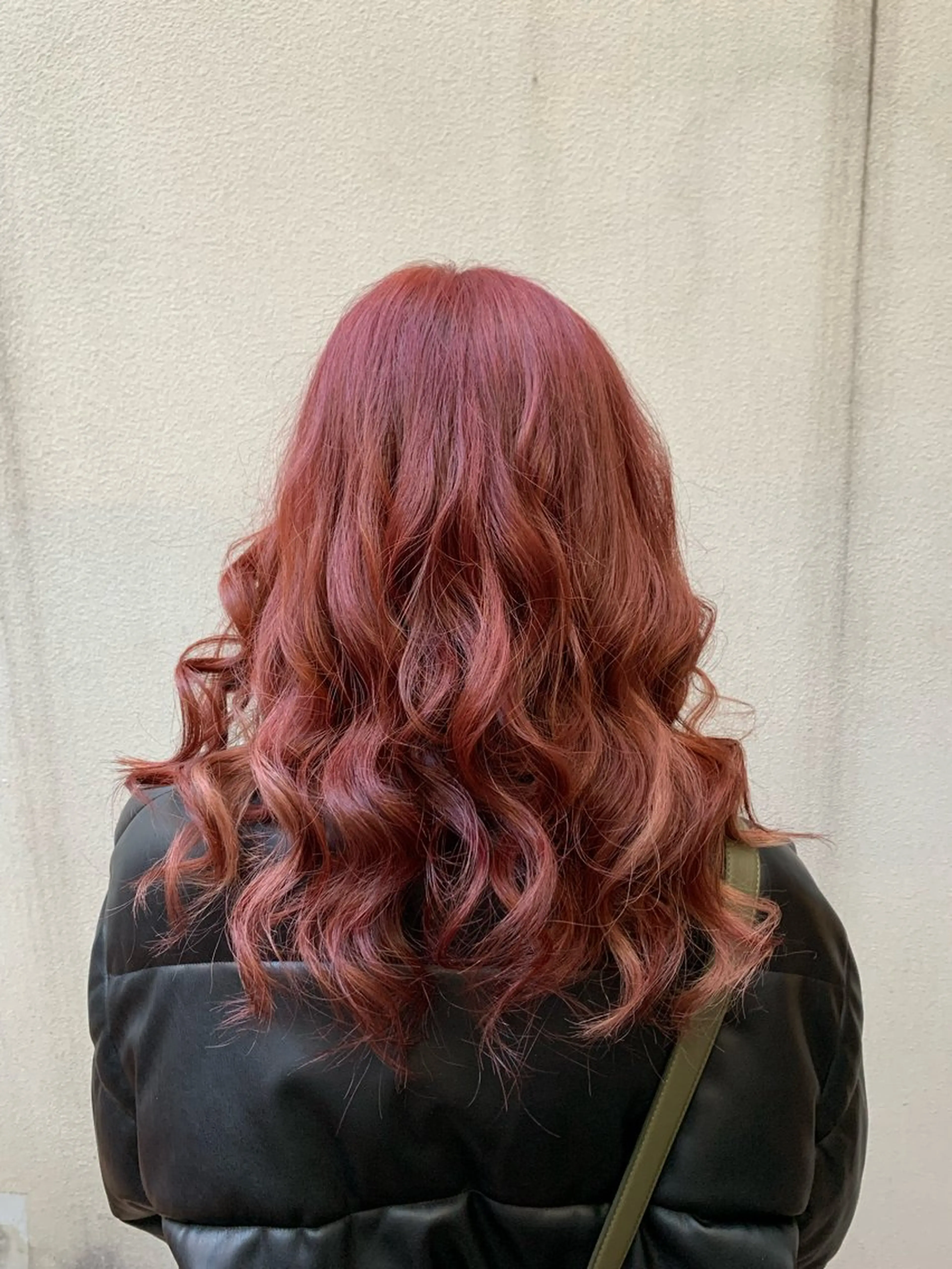 カット+ブリーチ一回+オンカラー+1ステップトリートメント（施術内容により料金変動あり）の写真