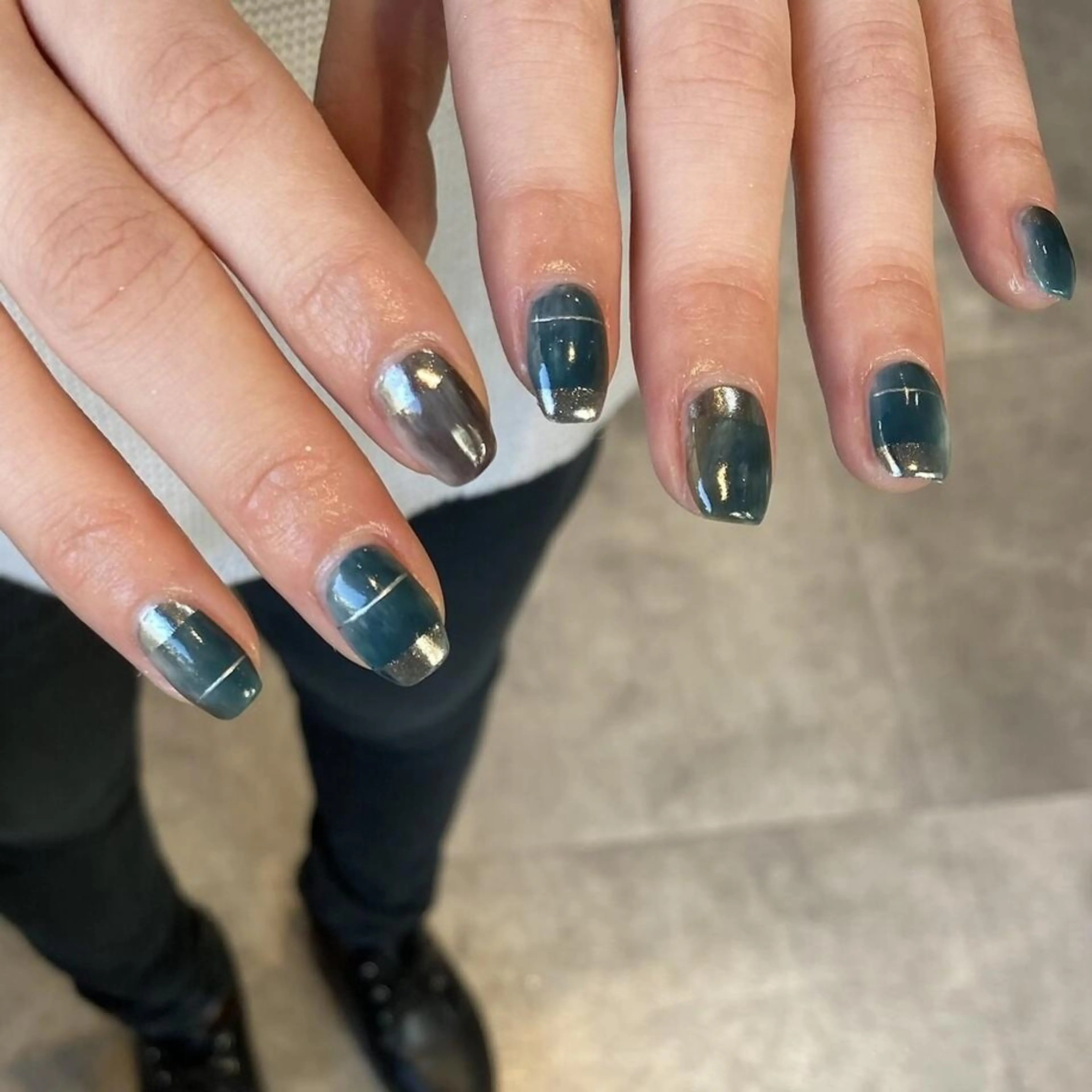 ネイル アートネイル ジェルネイル ゴールド グリーン ミラーネイル ハンドネイル 【パラジェル認定】 newiネイル京橋のネイルデザイン