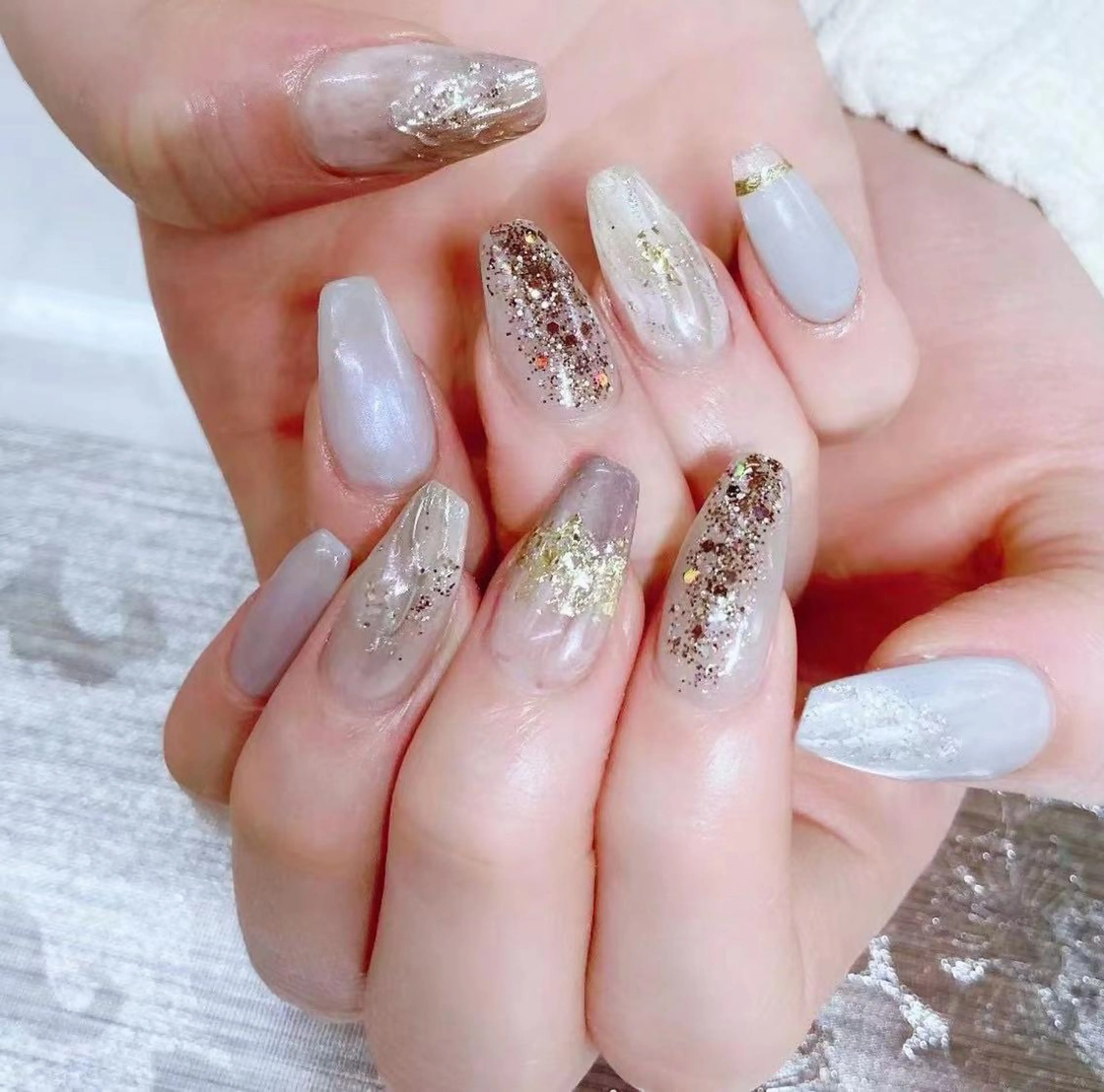 ネイル I-nailロング /ワンホン/キラキラのネイルデザイン