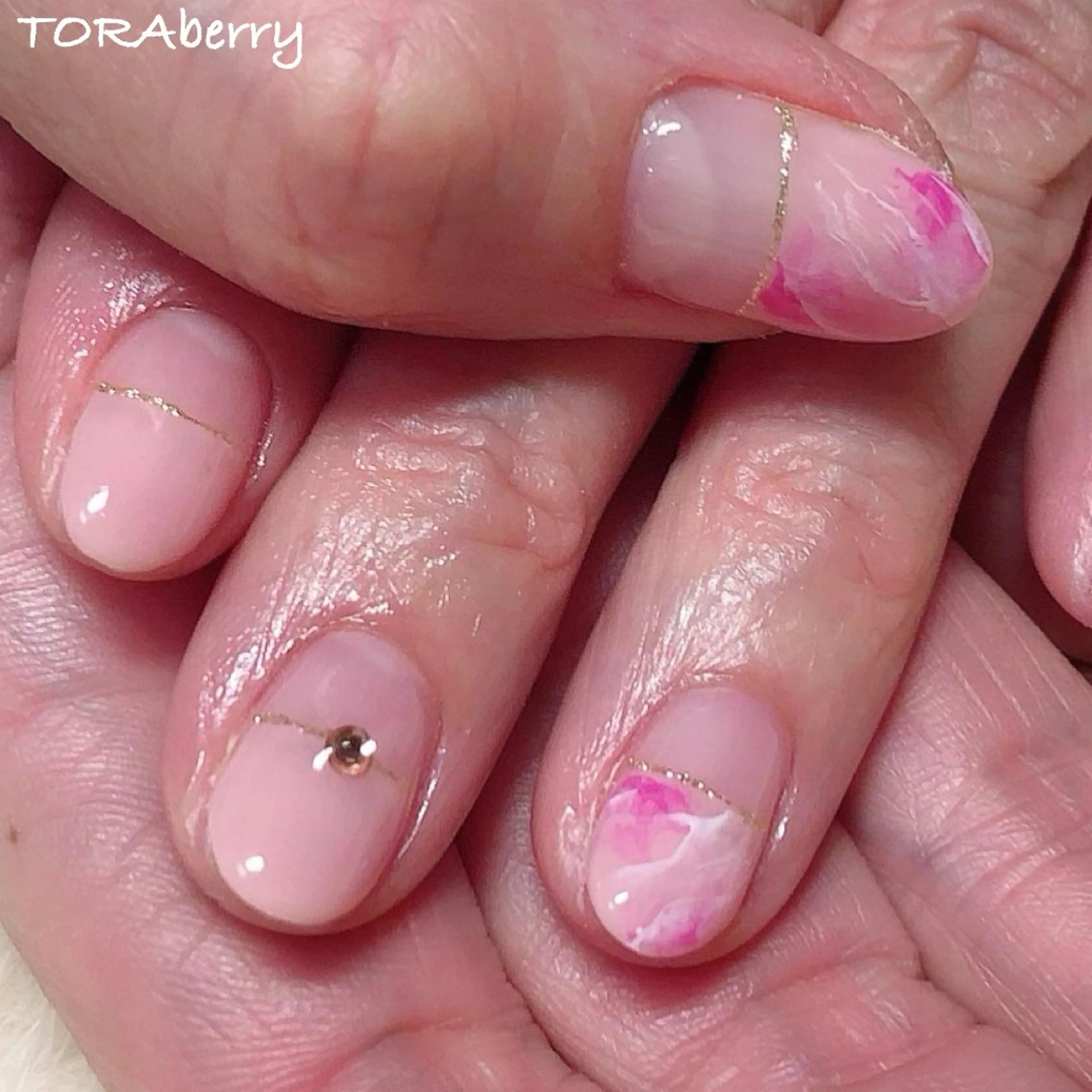 ネイル フレンチネイル ハンドネイル ネイリスト なつみのネイルデザイン