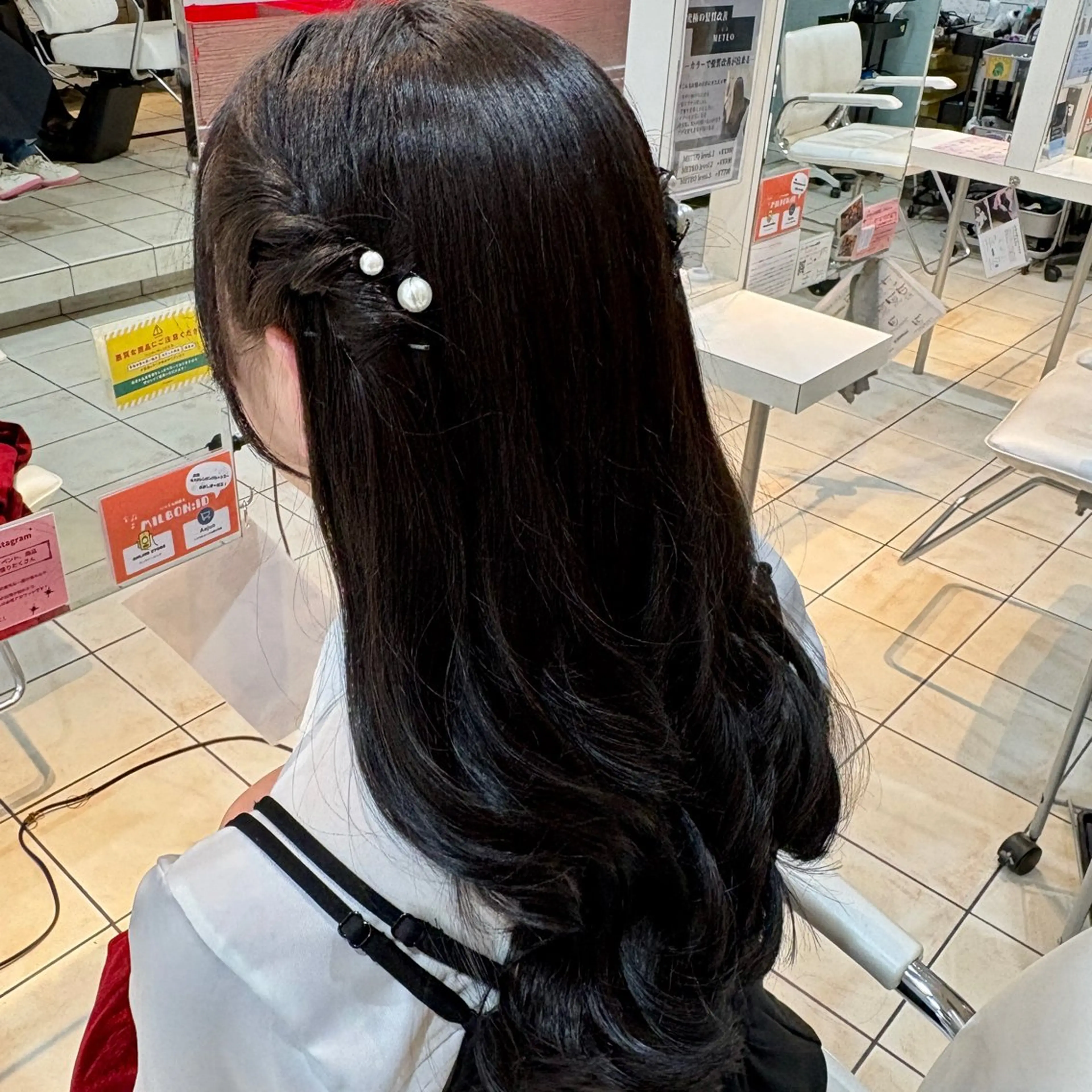 ロング ヘアアレンジ ブリーチ/ヘアセット 【𝙍𝙞𝙣𝙤】のヘアスタイル