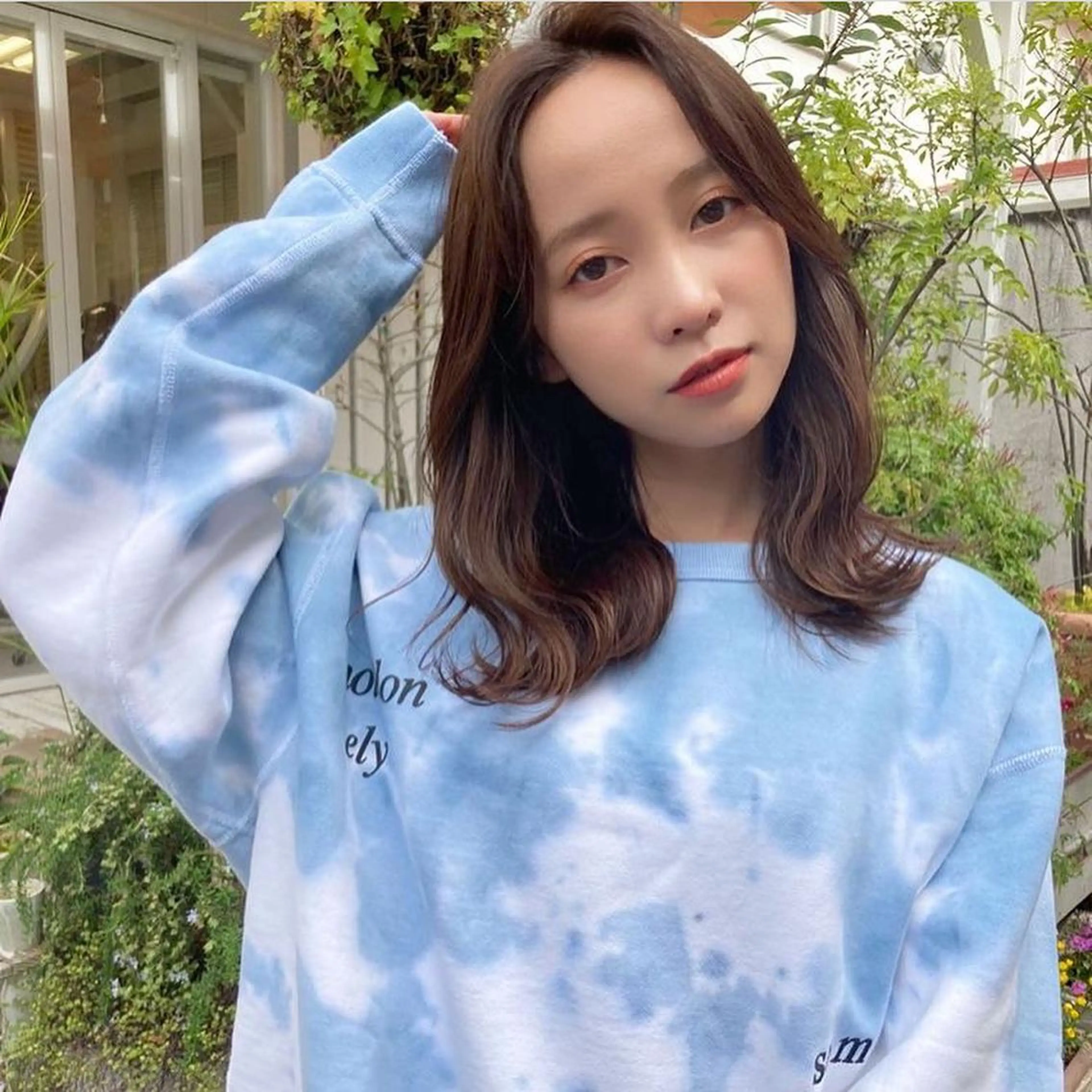 ミディアム カラー ヘアアレンジ ミディアムパーマ ベージュカラー 透明感カラー ハイライトカラー ミルクティーベージュ 韓国/髪質改善💘 櫻井かれんのヘアスタイル