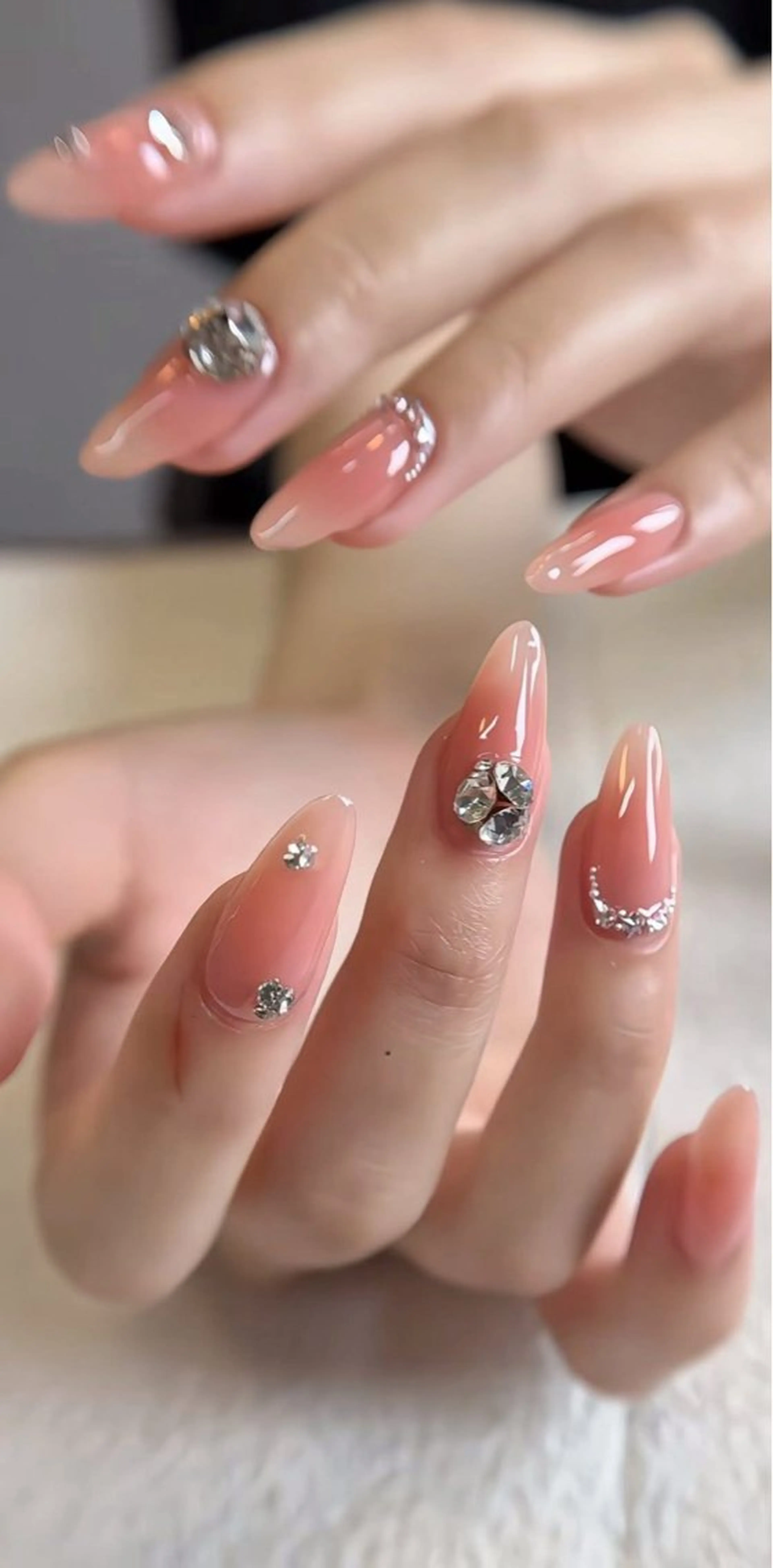 ネイル ハンドネイル ハンドケア いちご chan novaのネイルデザイン