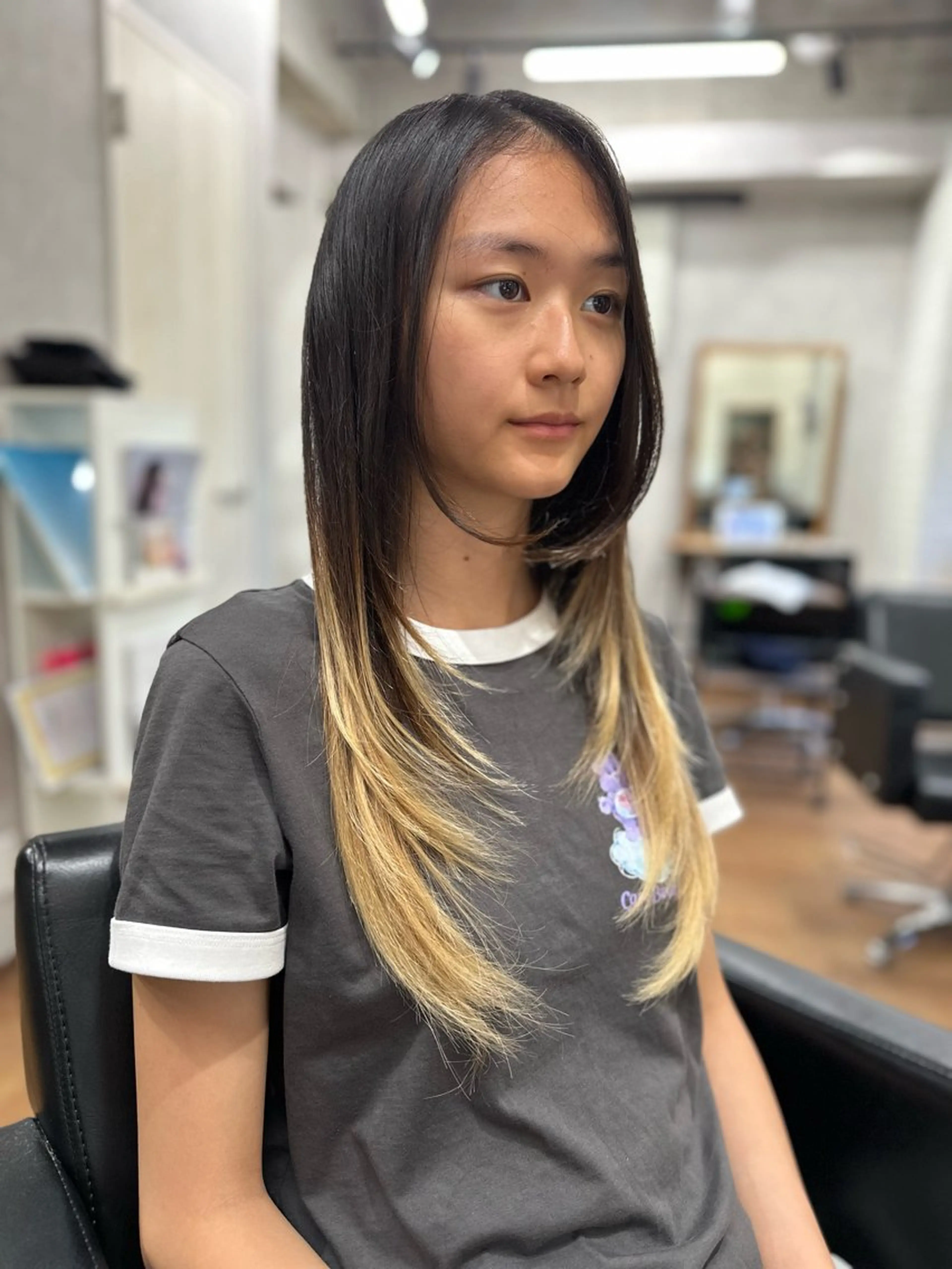 ロング カット ✂️秋葉原 🤍YURI🤍のヘアスタイル