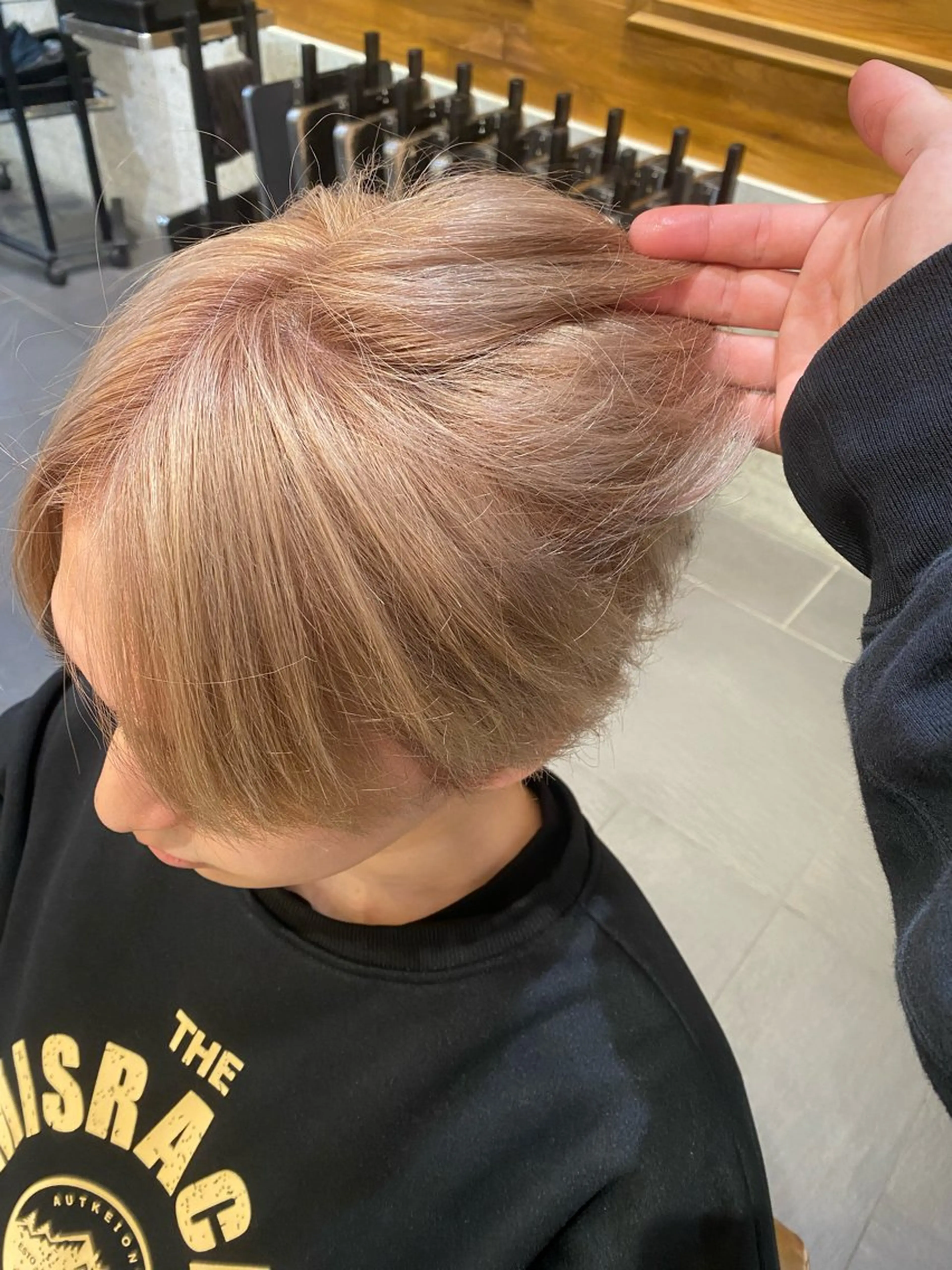 ショート カラー メンズ センターパート ベージュカラー ホワイトベージュ 韓国ヘア/銀座/艶髪 /MINX/ウチダのヘアスタイル