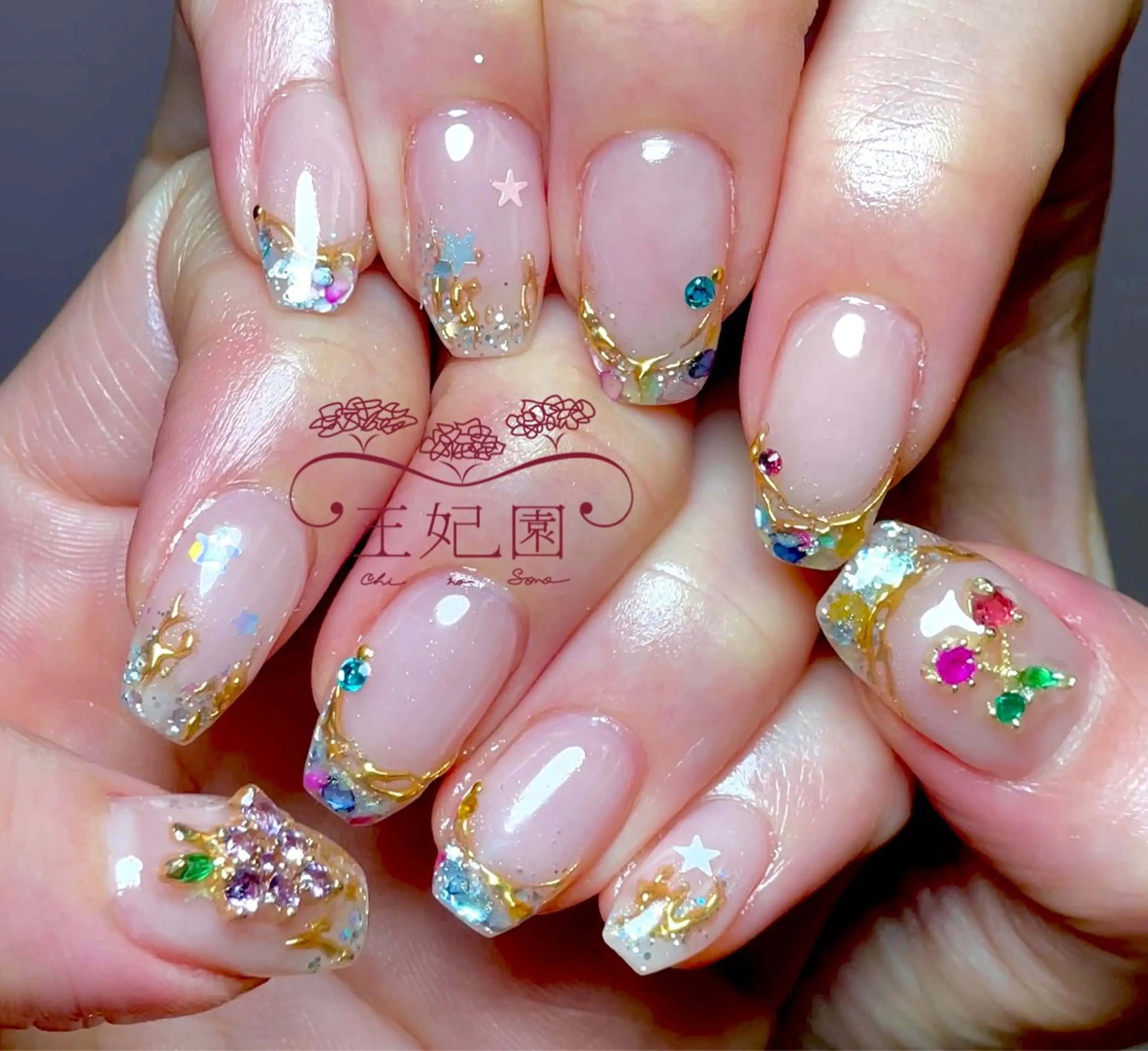 ネイル ジェルネイル ミラーネイル ニュアンスネイル nail salon王妃の園所属・王妃の園 ohinosonoのネイルデザイン