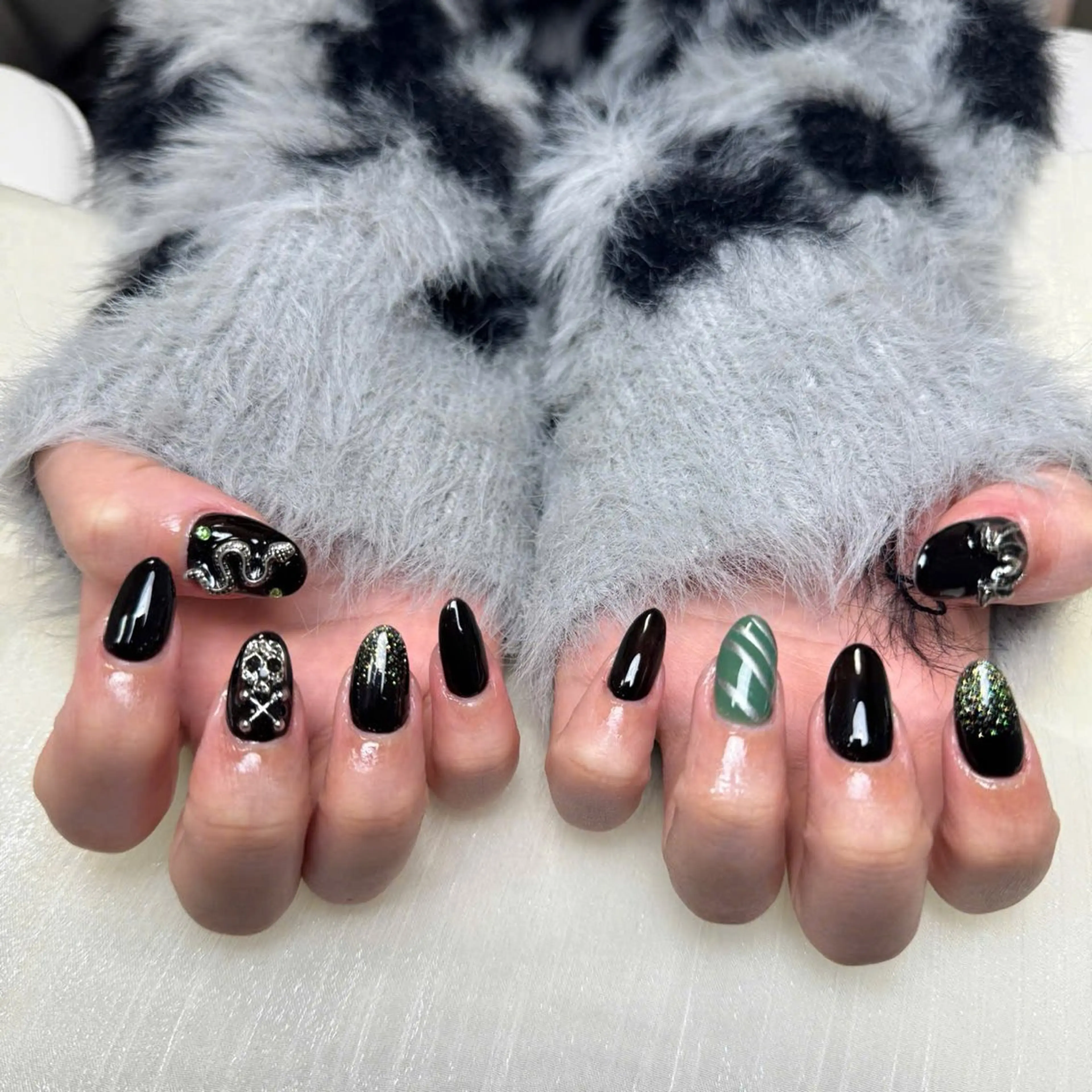 ネイル オーロラネイル 長さ出し フラッシュネイル フレンチネイル ジェルネイル Michi_Nails_Salon所属・Michi Nail Staffのネイルデザイン