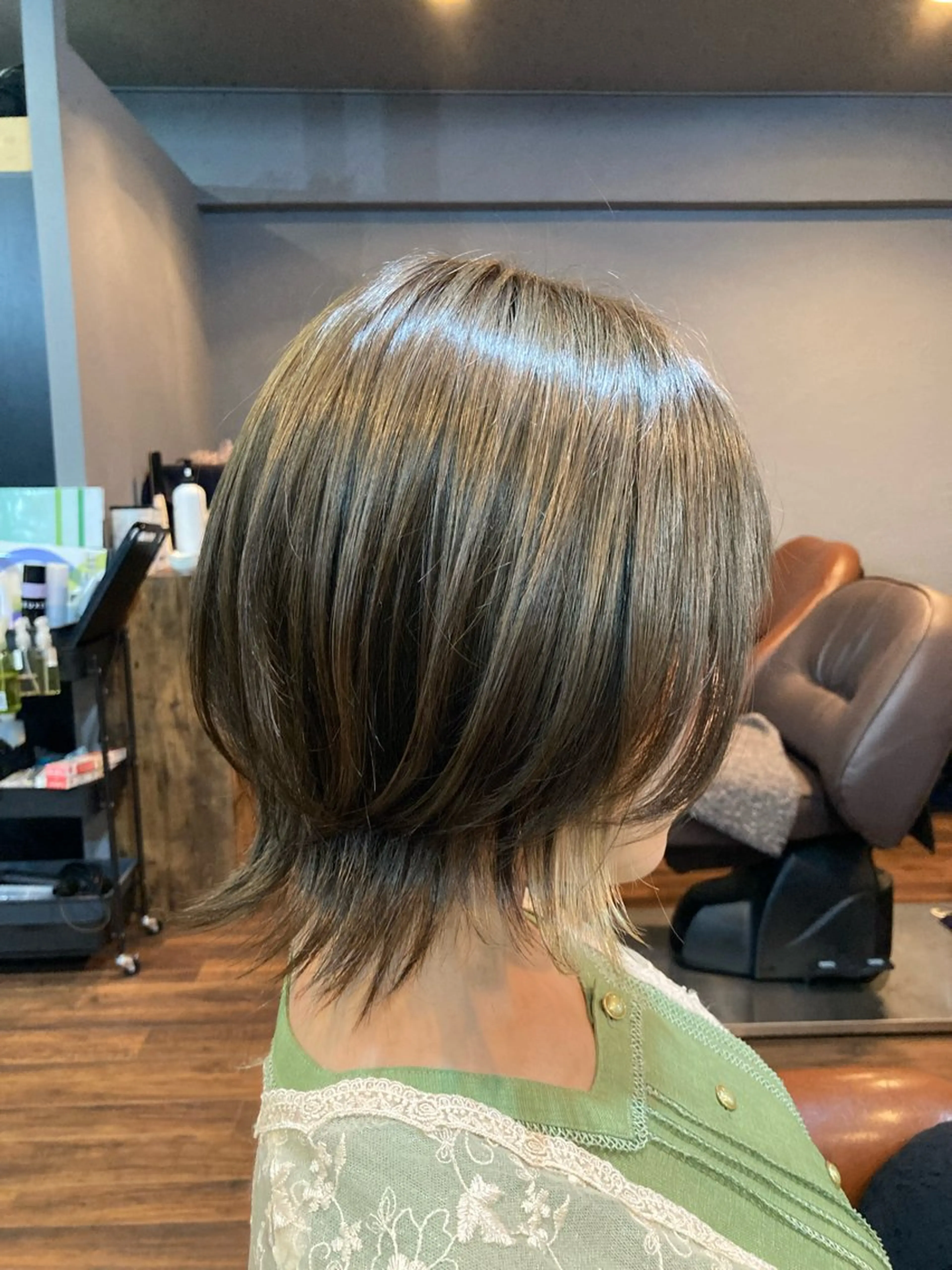 ミディアム カラー オリーブカラー ウルフカット カット ヘアカラー トリートメント FUGO harajuku所属・FUGO原宿【代表】 髪質改善/イイヌマのヘアスタイル