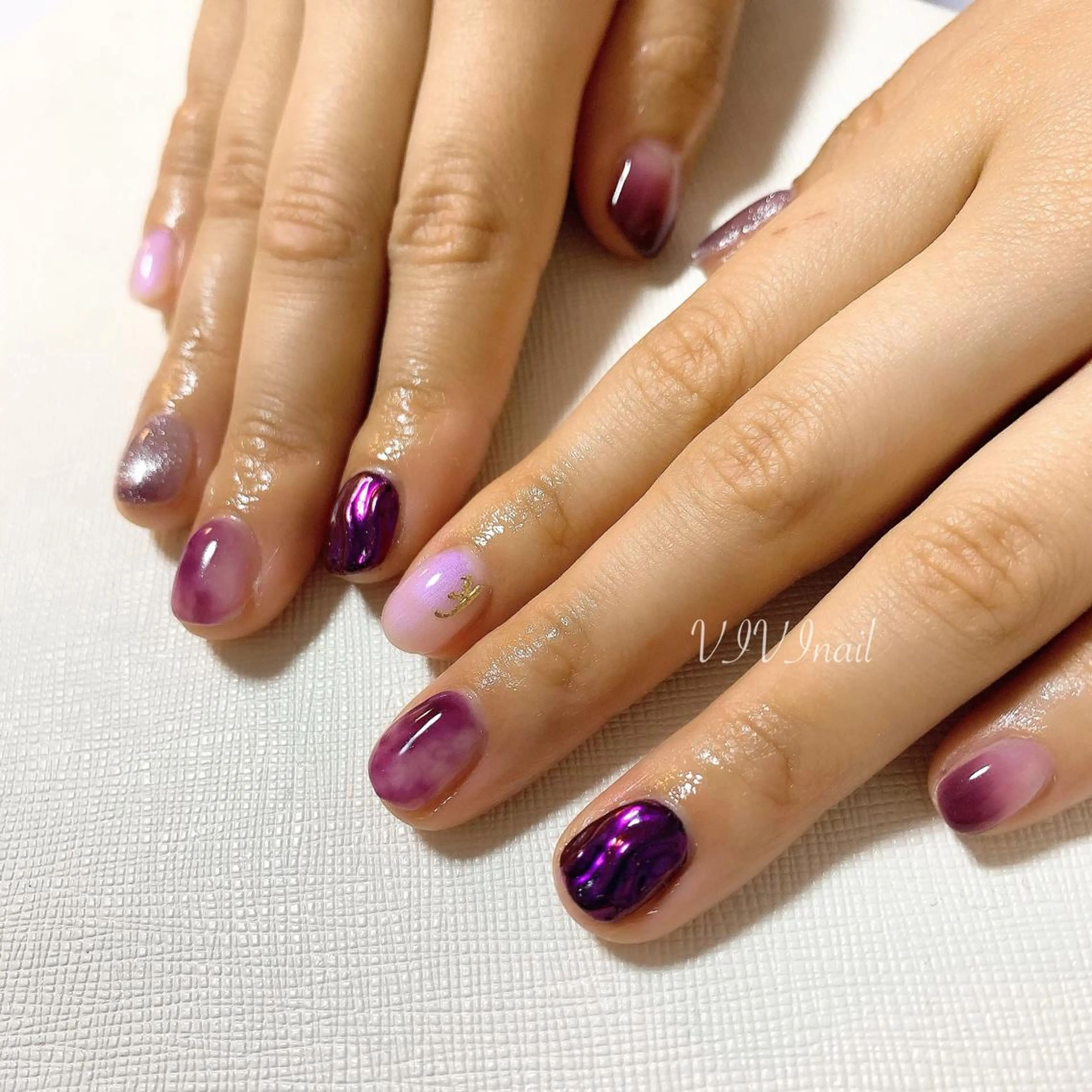 ネイル マグネットネイル ミラーネイル ショートネイル ハンドネイル vivi nailのネイルデザイン