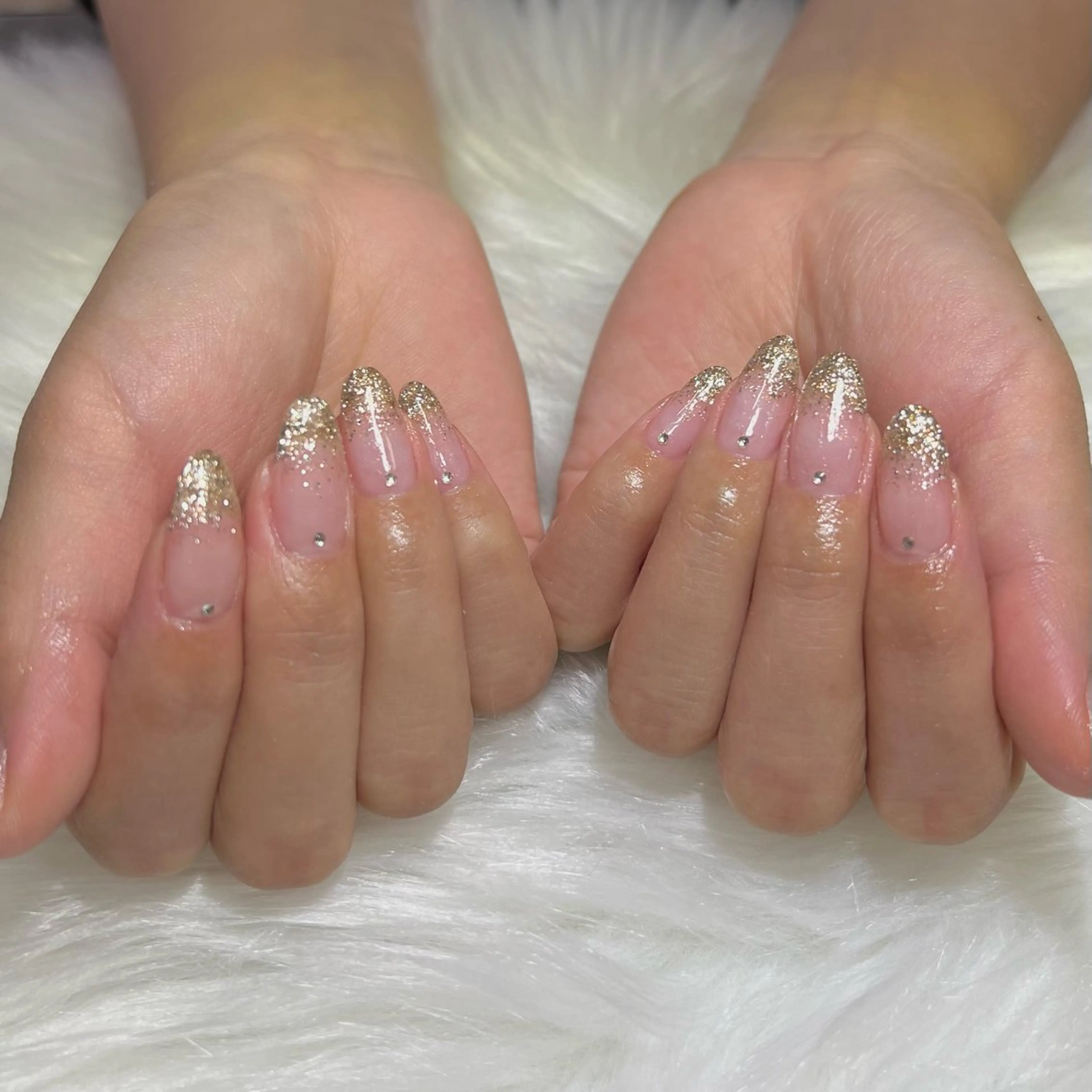 平日限定🌟ラメグラ💠💓🫶オフ込み、クリアベースになります、デカパーツ、埋め尽くしおふ別途一本660の写真