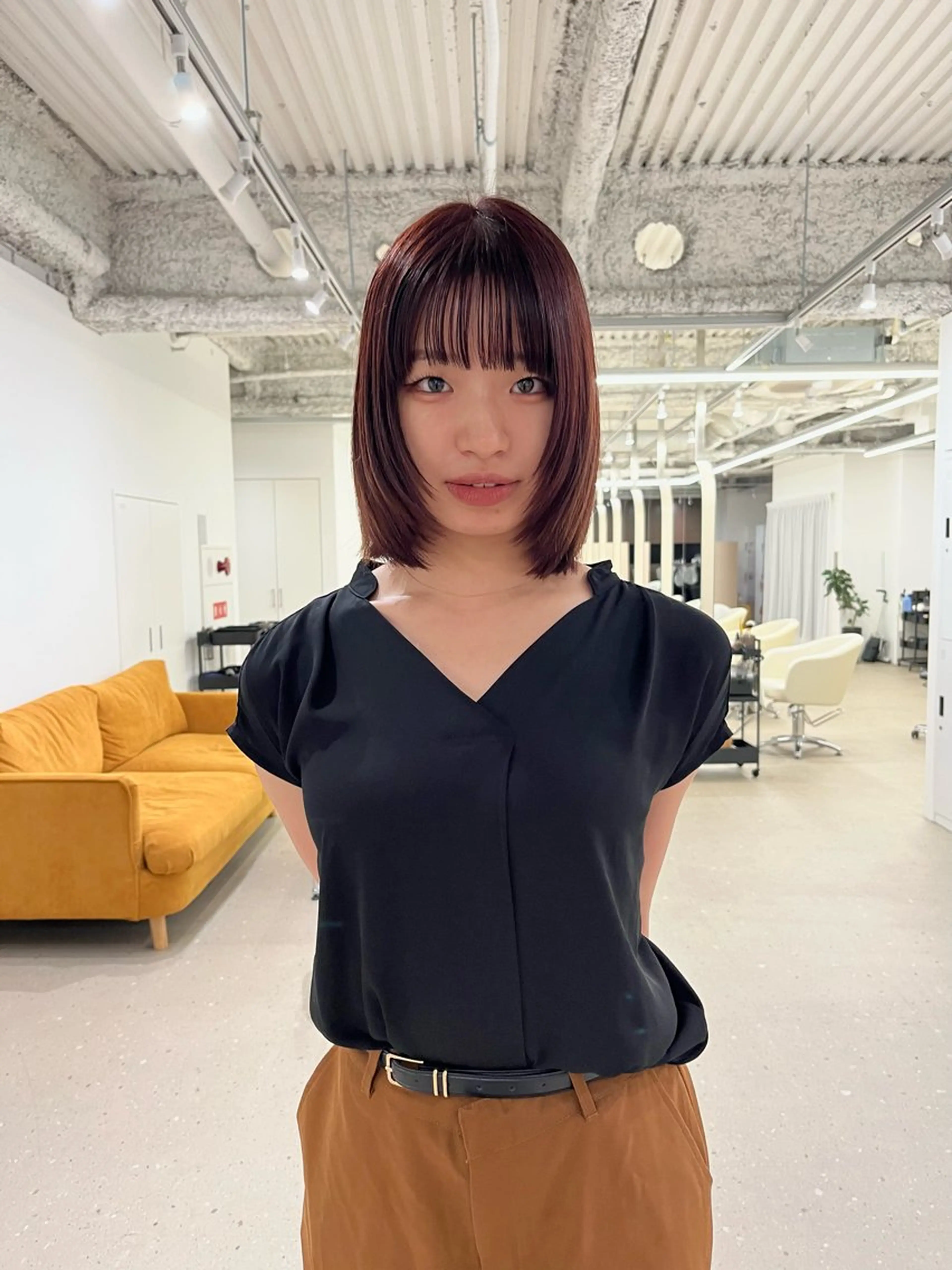 ミディアム カラー 阪本 桃のヘアスタイル