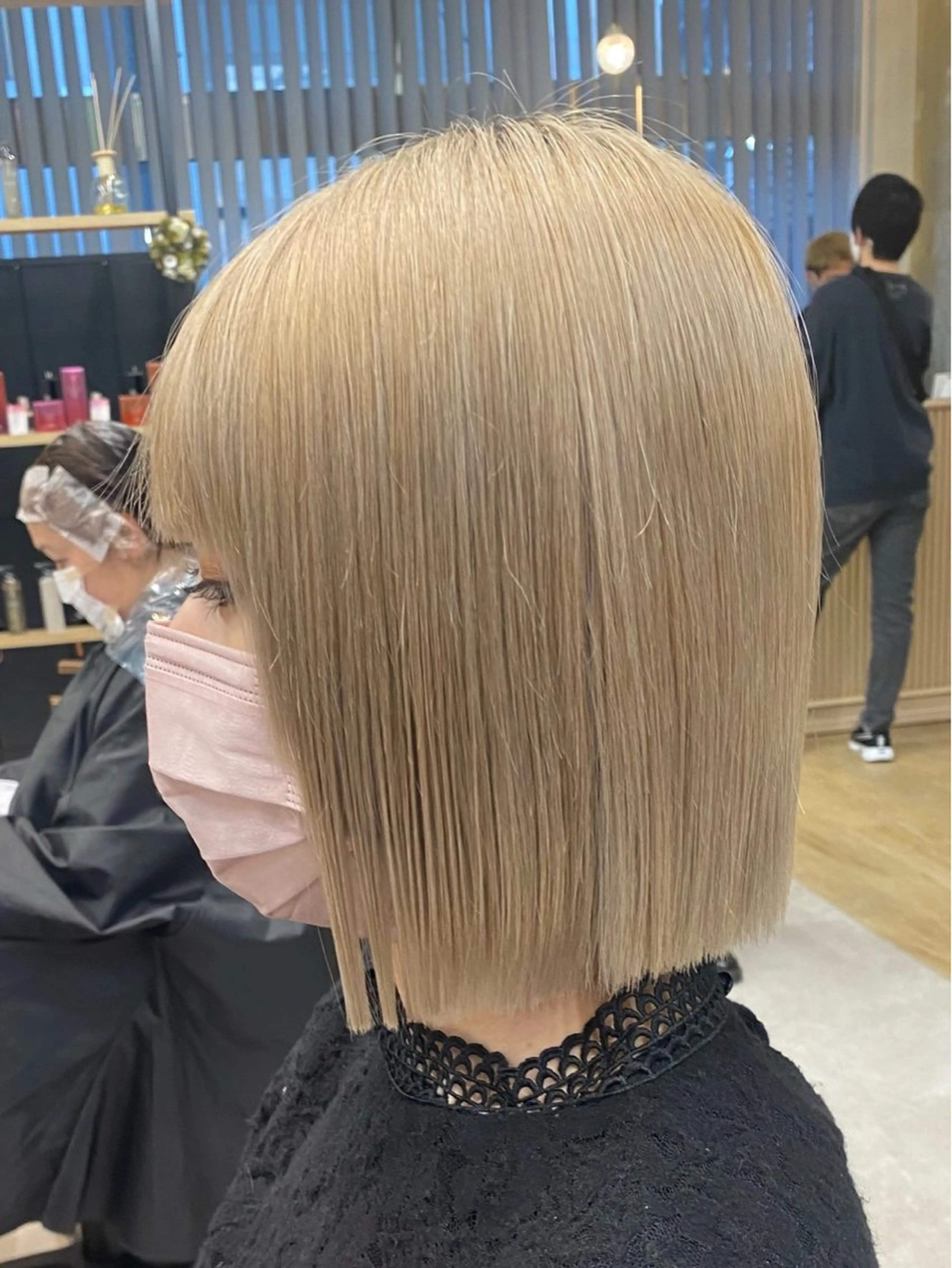 ショート カラー ハイトーン💗ピンク 🛼ベージュ🍀のヘアスタイル