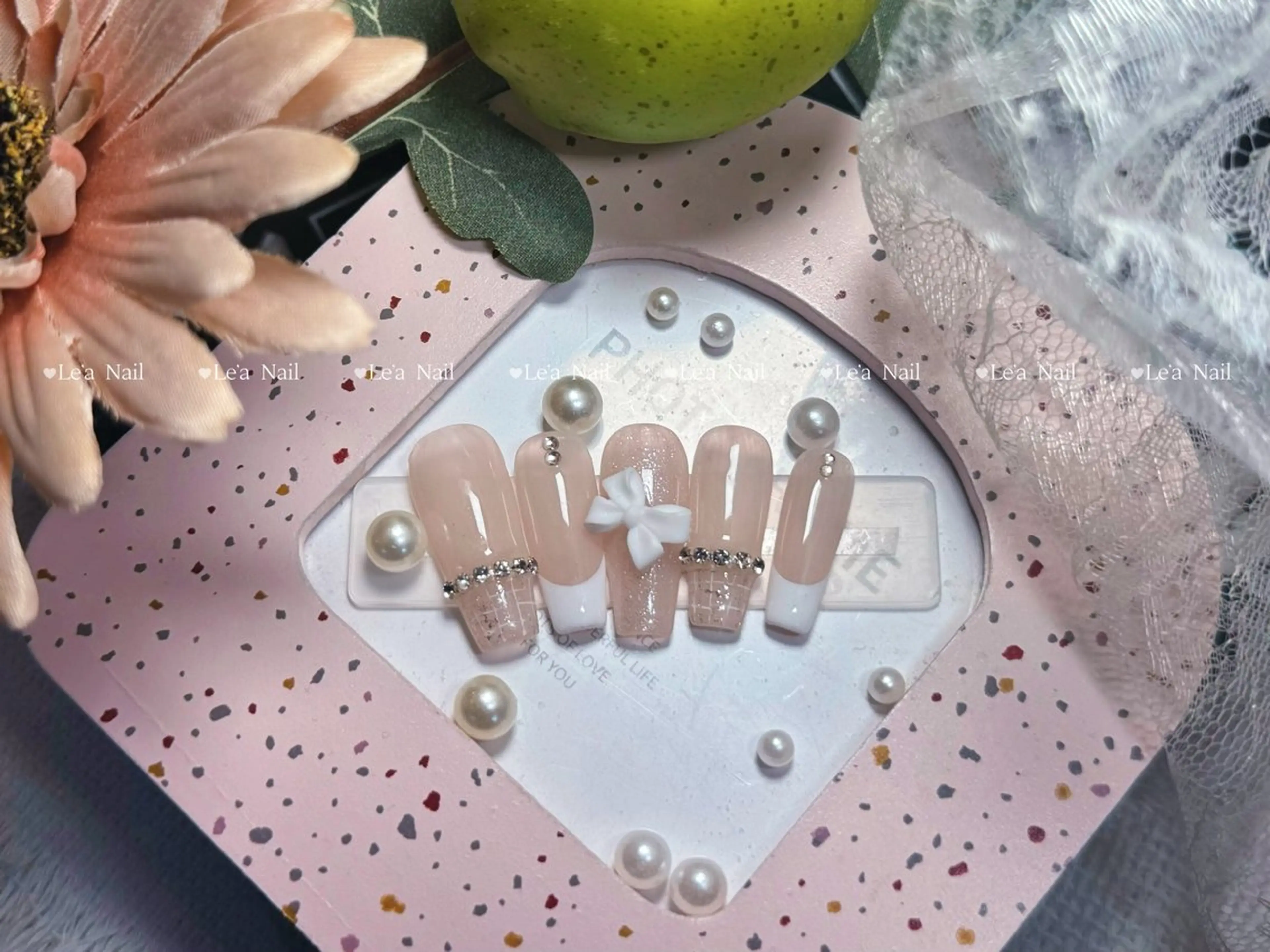 ネイル フラッシュネイル フットネイル ジェルネイル グラデーション 韓国ネイル ハンドネイル ハンドケア Luxe Nail Salonのネイルデザイン