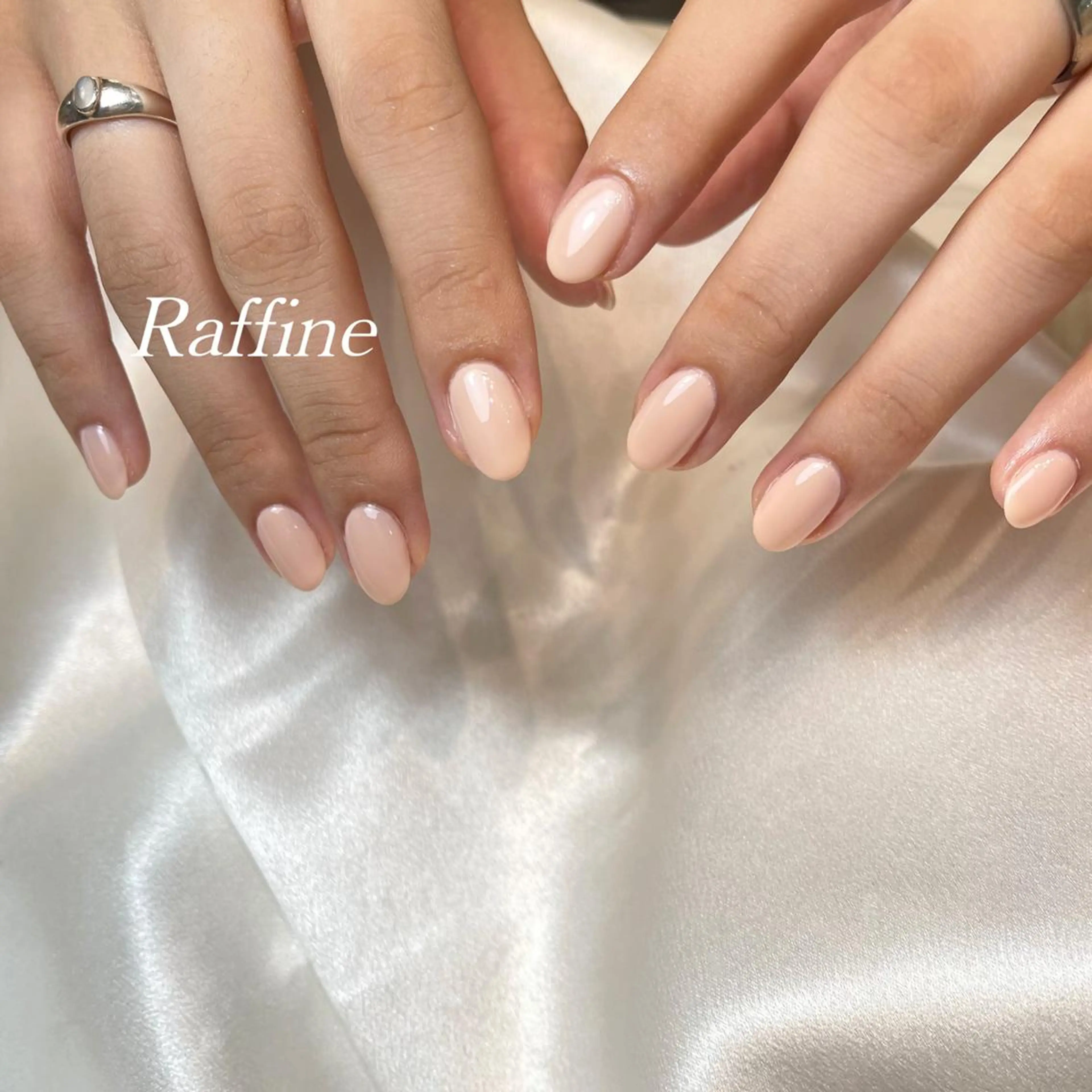 ネイル RAFFINE 月🦋🩵のネイルデザイン