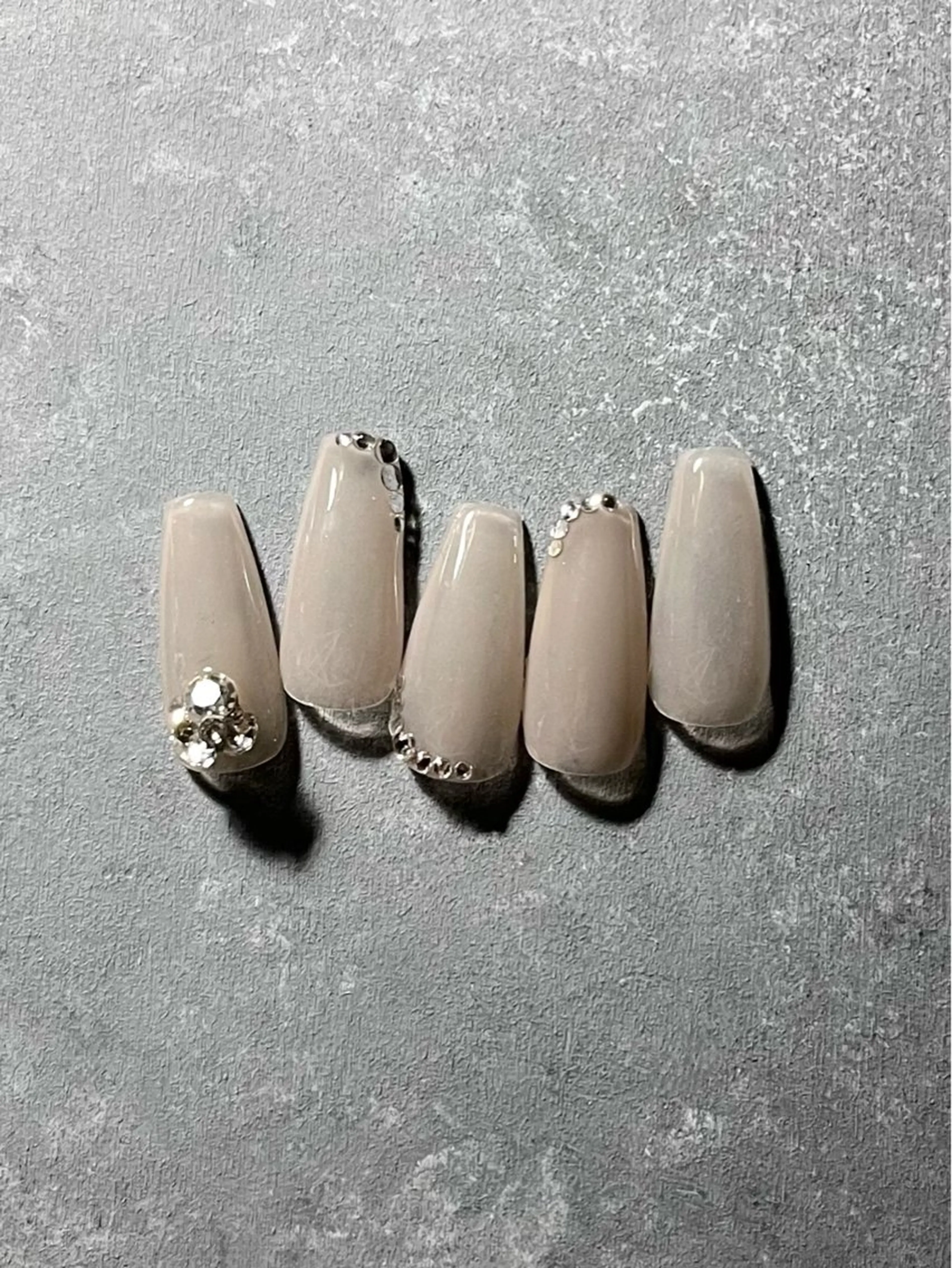 ネイル キラキラネイル マグネットネイル スカルプネイル ワンホンネイル nine.🦋 YUKOのネイルデザイン