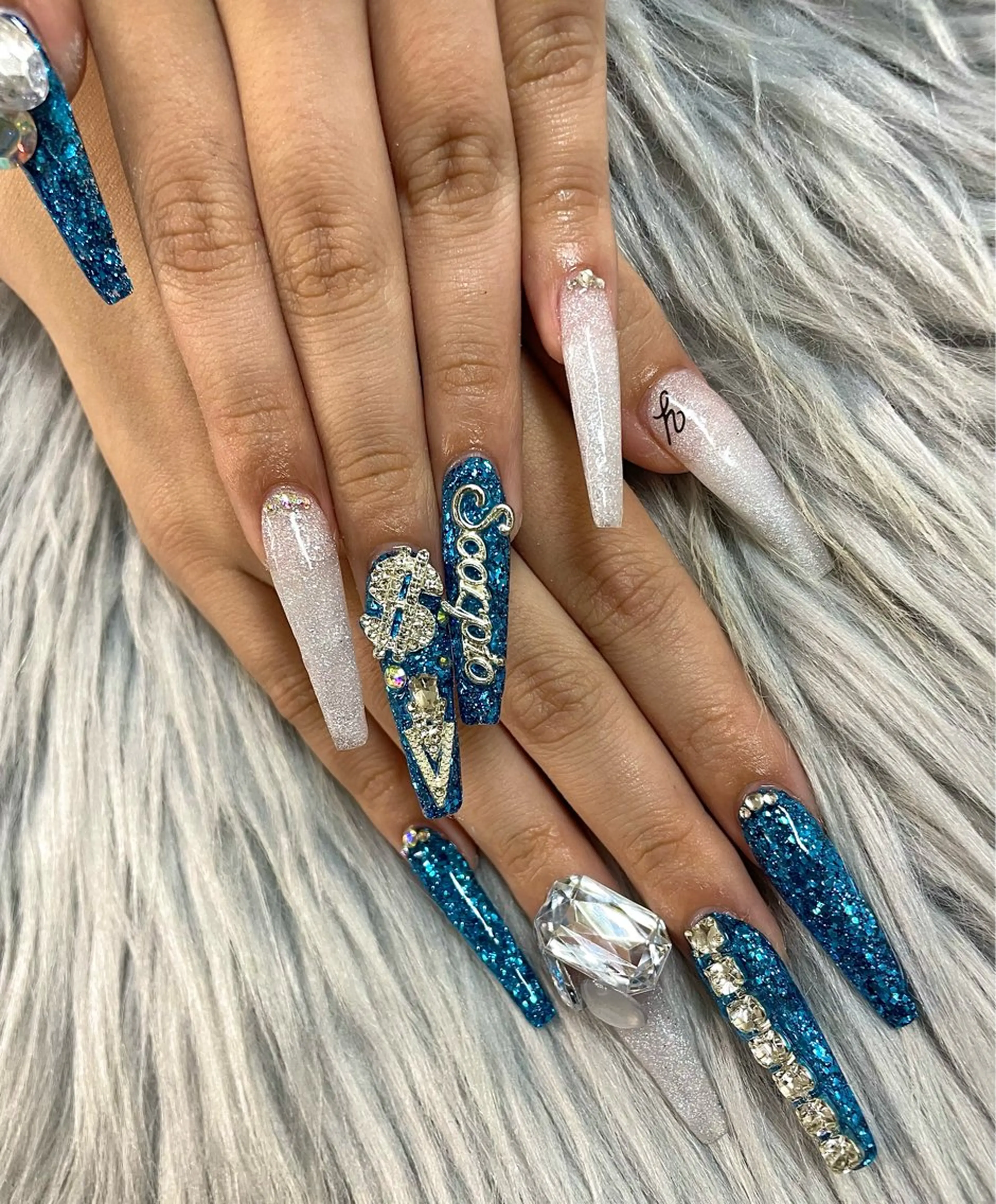 ネイル MADIA大和所属・KUMI💛 MADIAのネイルデザイン