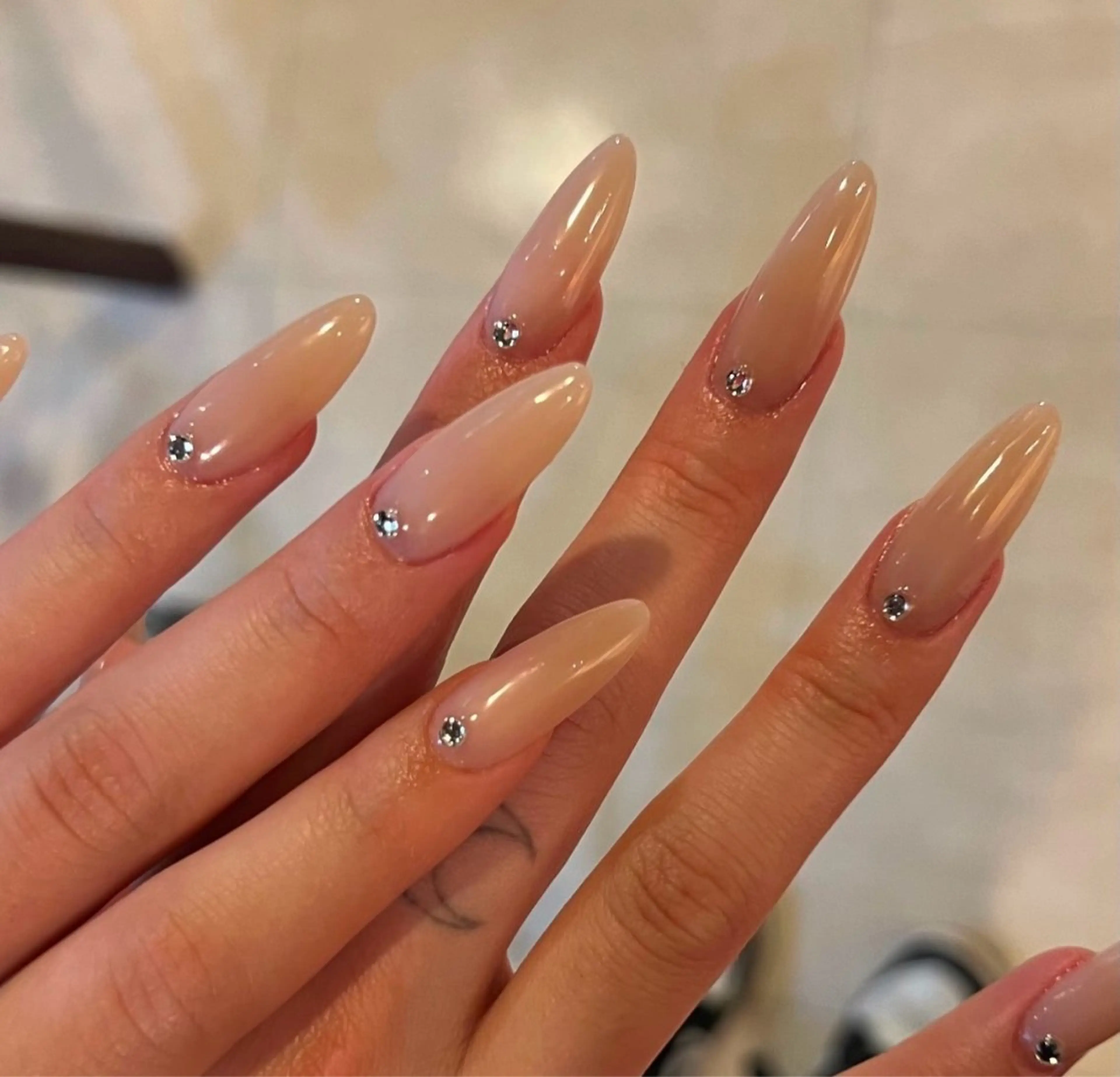 ネイル グラデーション キラキラネイル ワンカラーネイル 冬ネイル Jenn Nail Salonのネイルデザイン