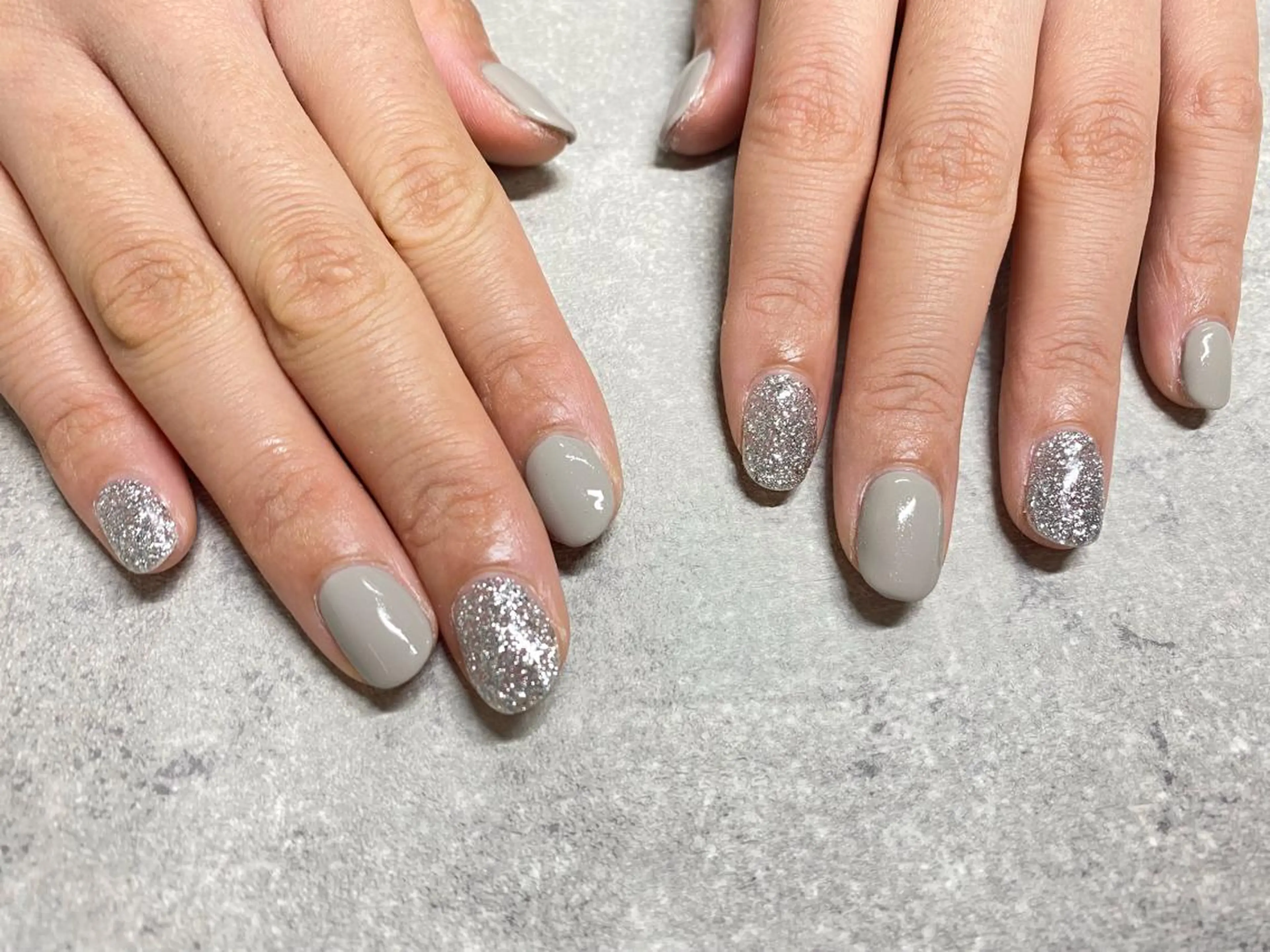 ネイル ラメ(グリッター) ワンカラーネイル シルバー ハンドネイル Mogu nail 二子玉川のネイルデザイン