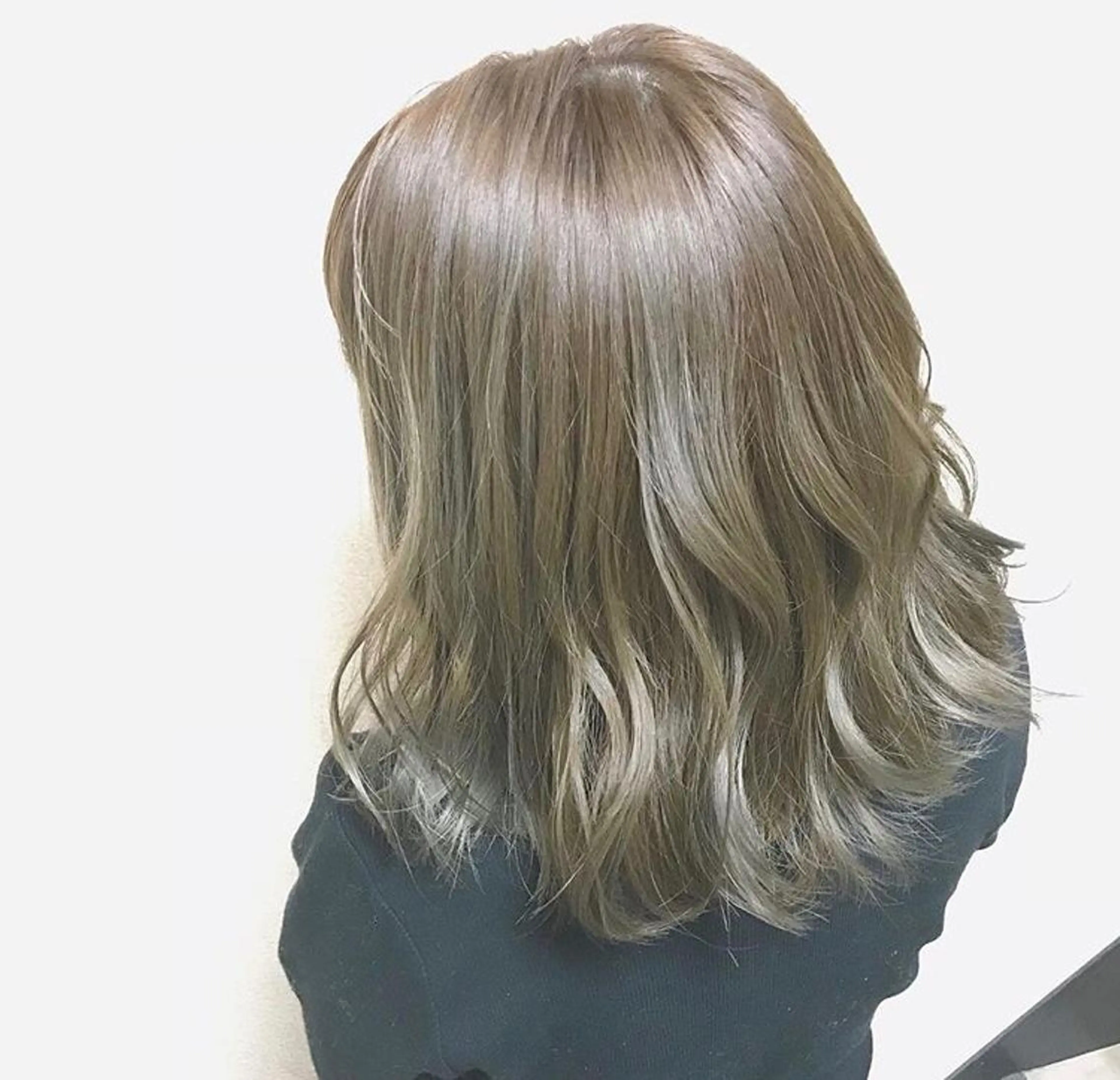 セミロング 透明感カラー・ 髪質改善🩵イケダのヘアスタイル