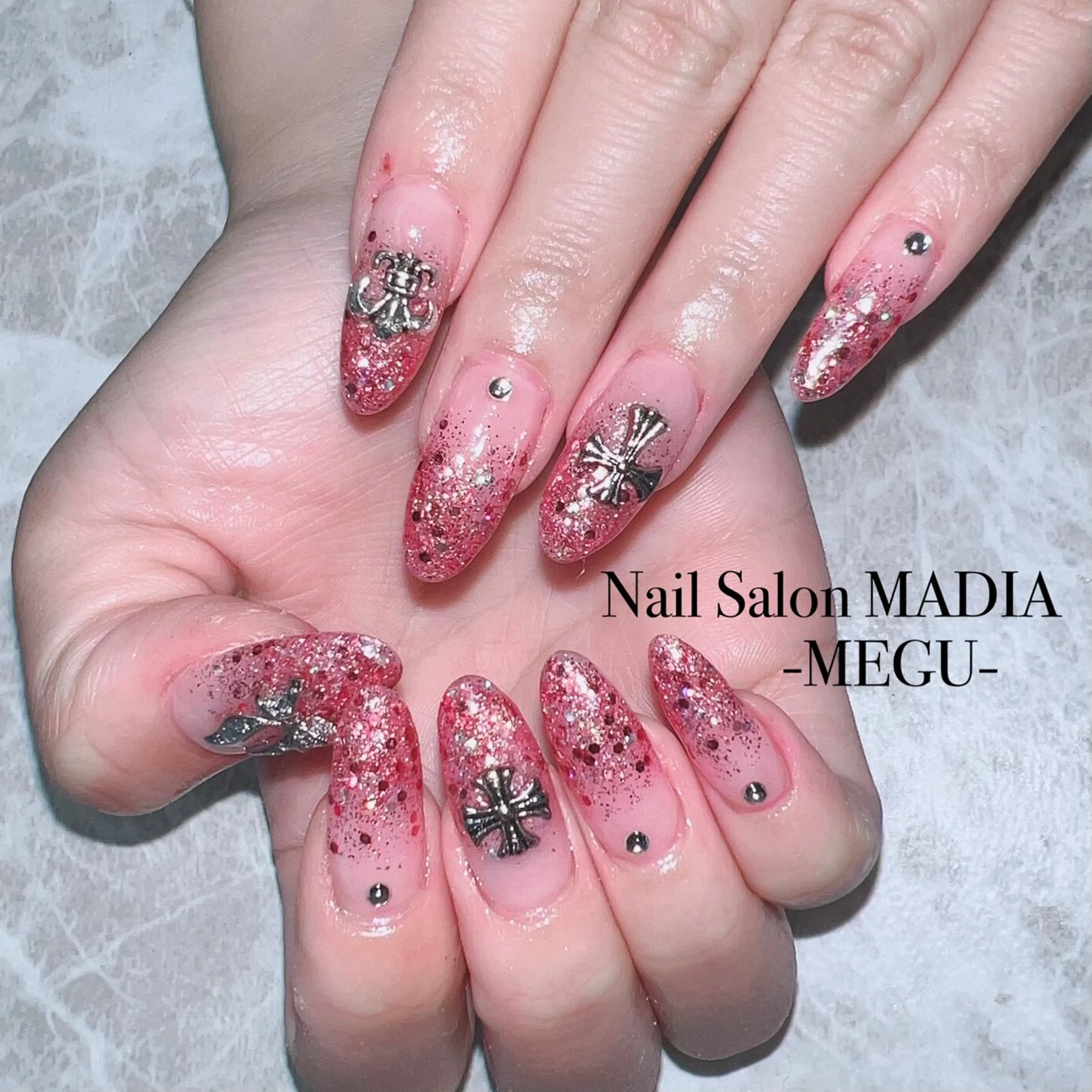 ネイル MADIA藤沢所属・MADIA MEGUのネイルデザイン