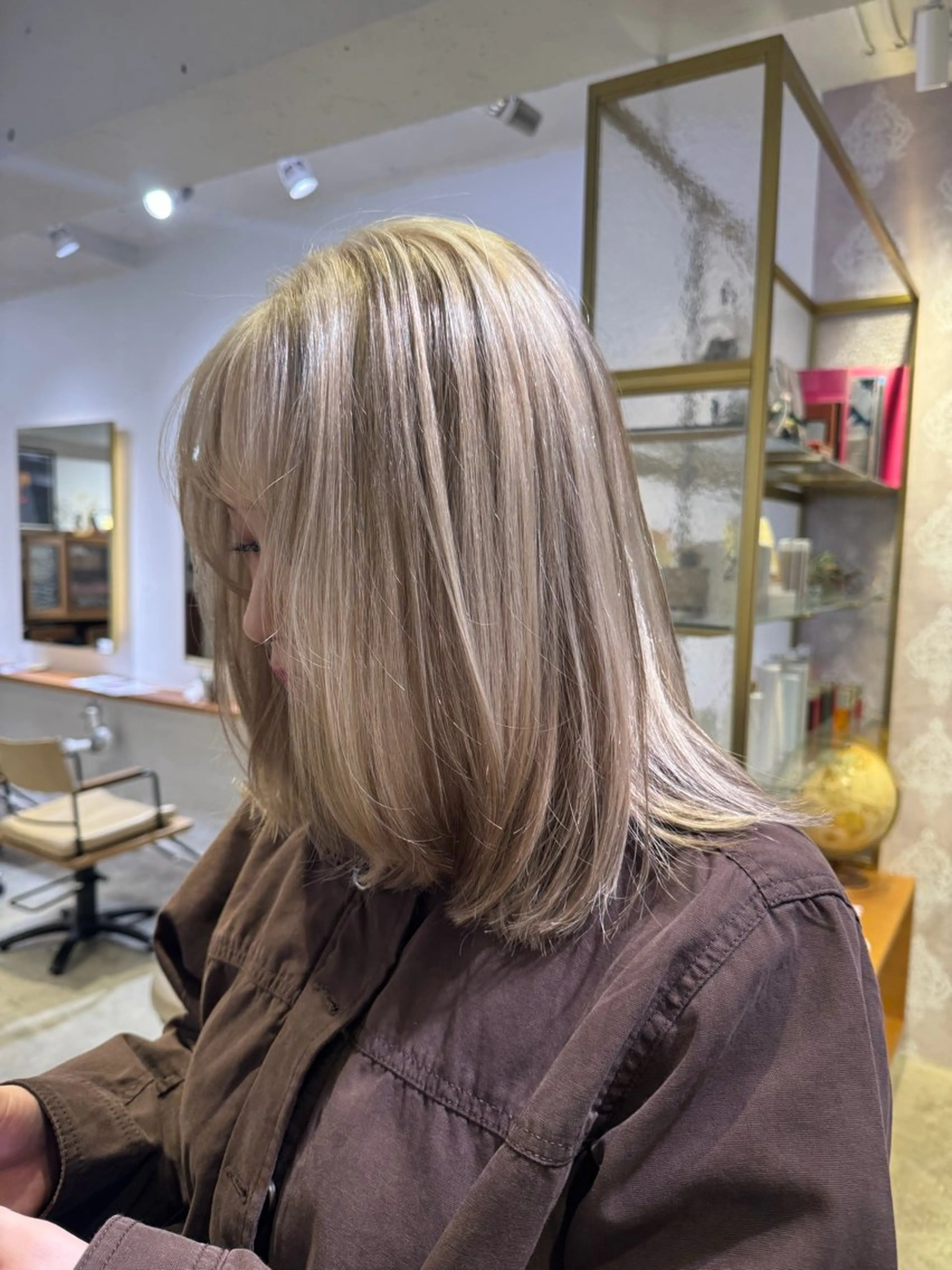 ミディアム カラー ブロンド ナガミネアリサ/ 学芸大学/海外ヘアのヘアスタイル