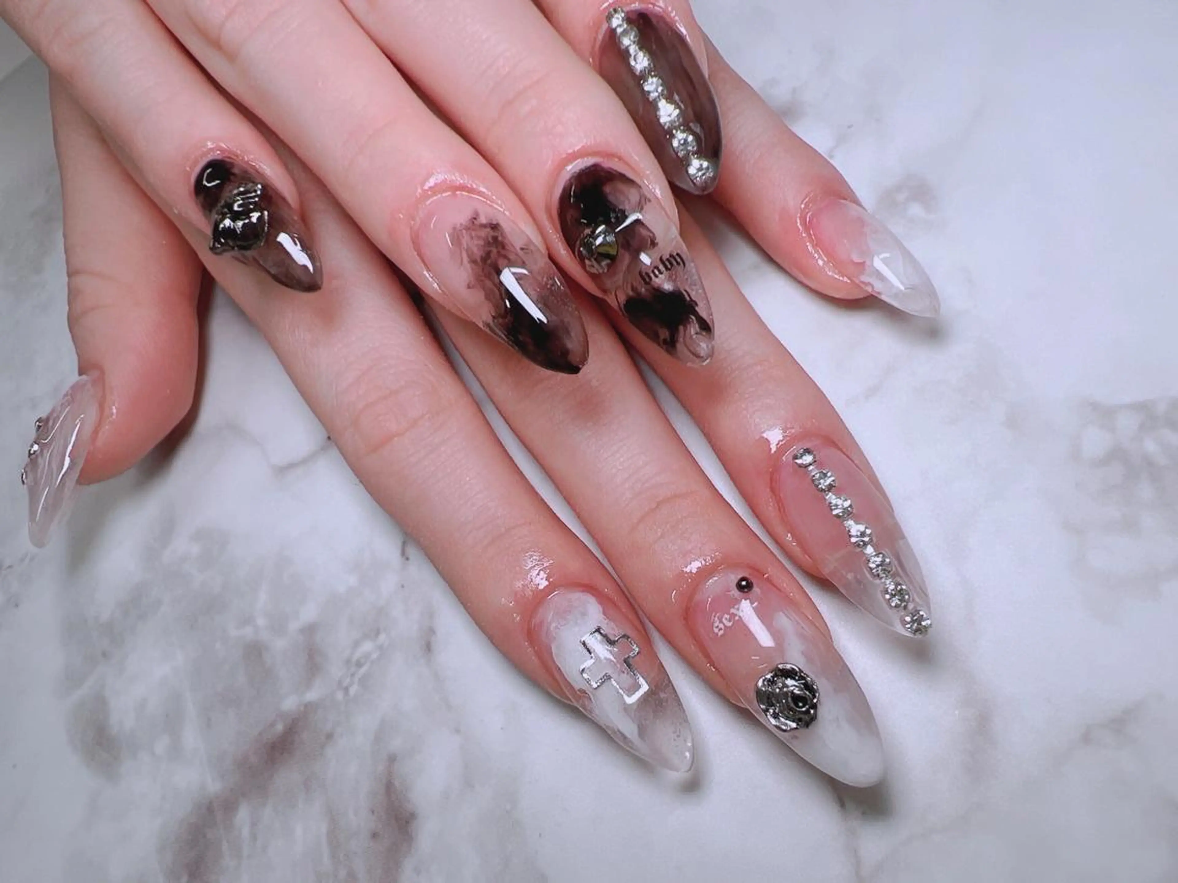 ネイル Nail Salon L'arc所属・💊大阪/心斎橋 moni🧠のネイルデザイン