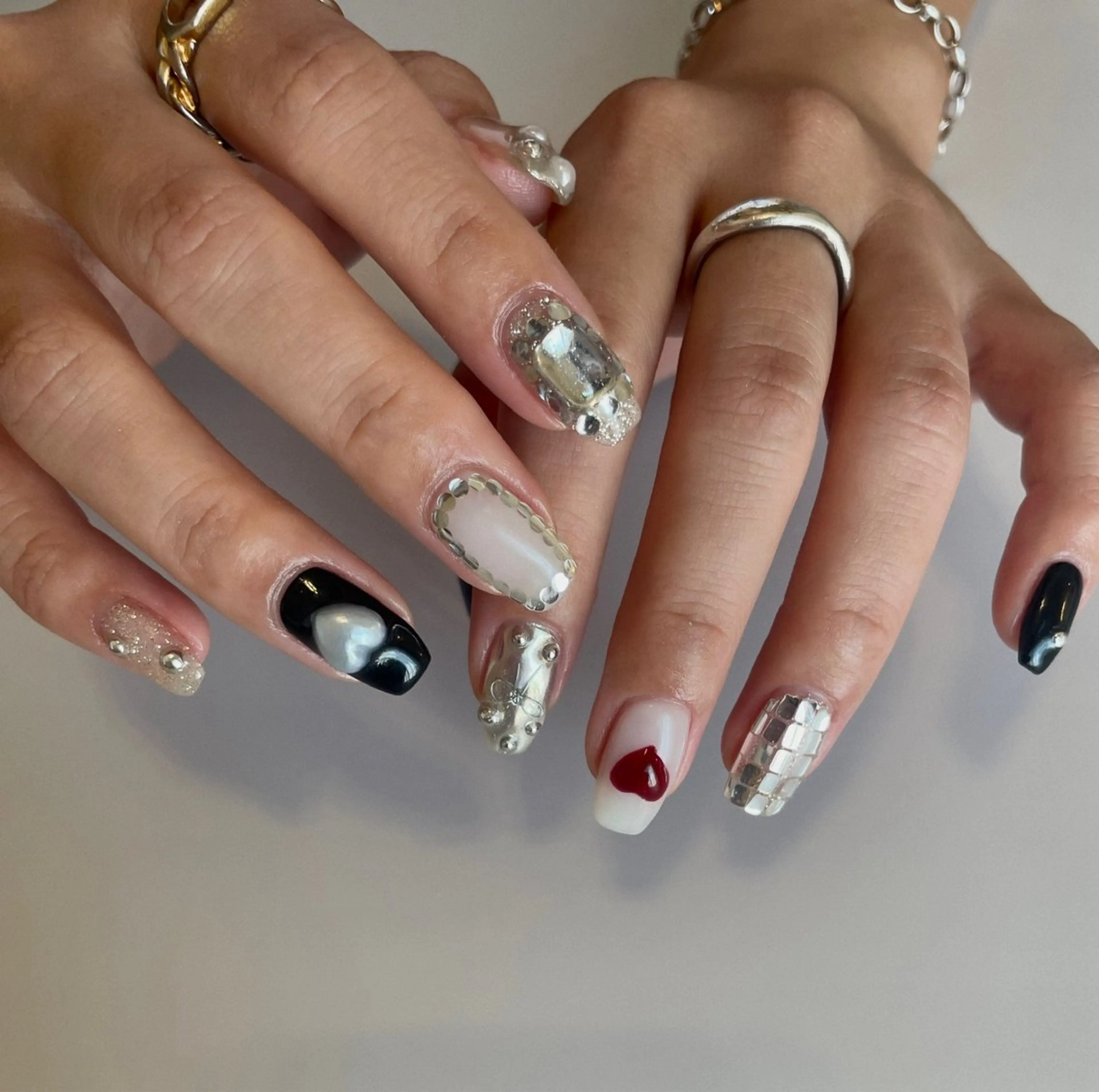 ネイル キラキラネイル ハンドネイル Nailsalon Olu所属・ネイリスト Nanaのネイルデザイン