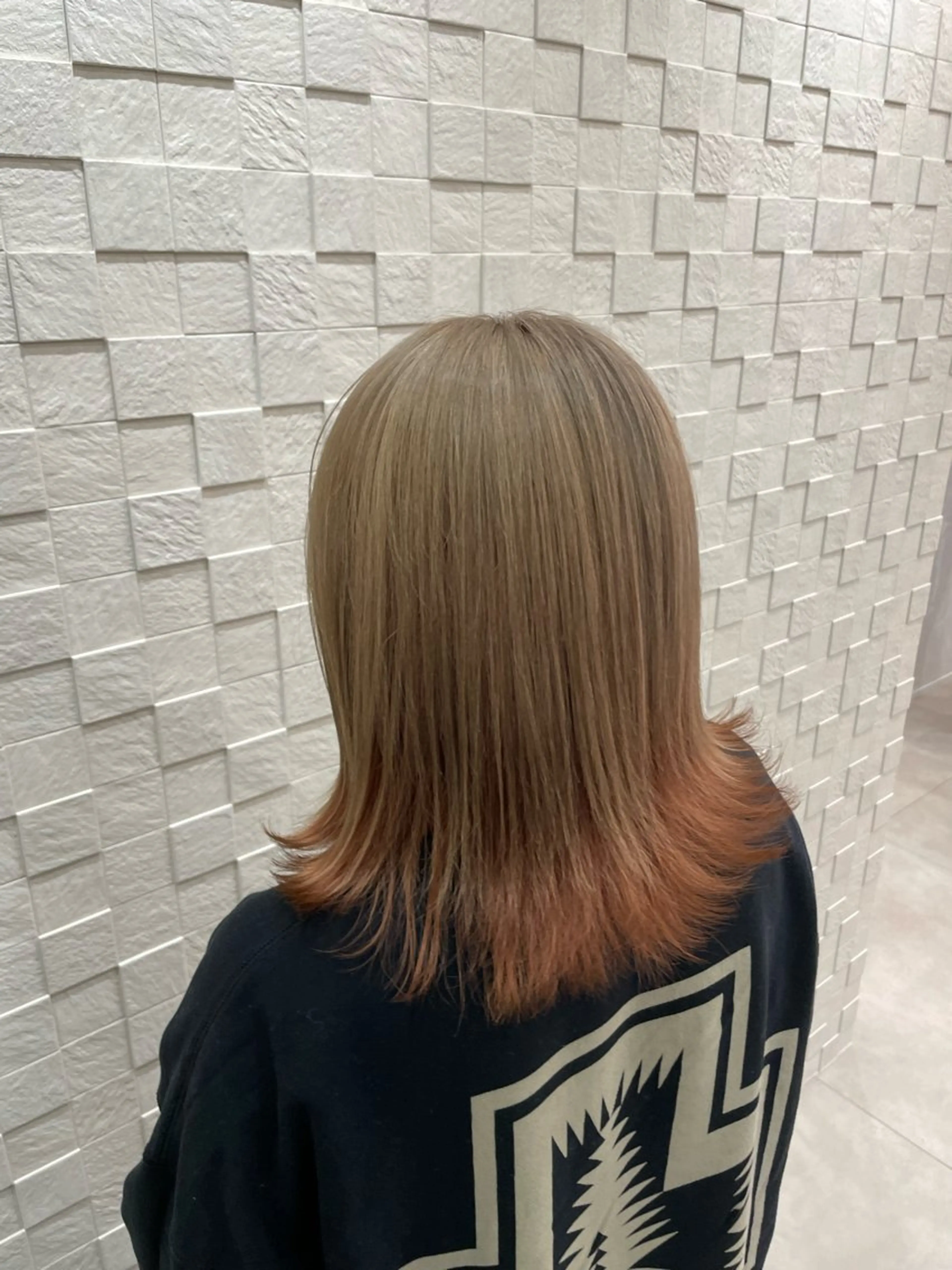 ミディアム レイヤーカット Seen.所属・吉野 智行のヘアスタイル