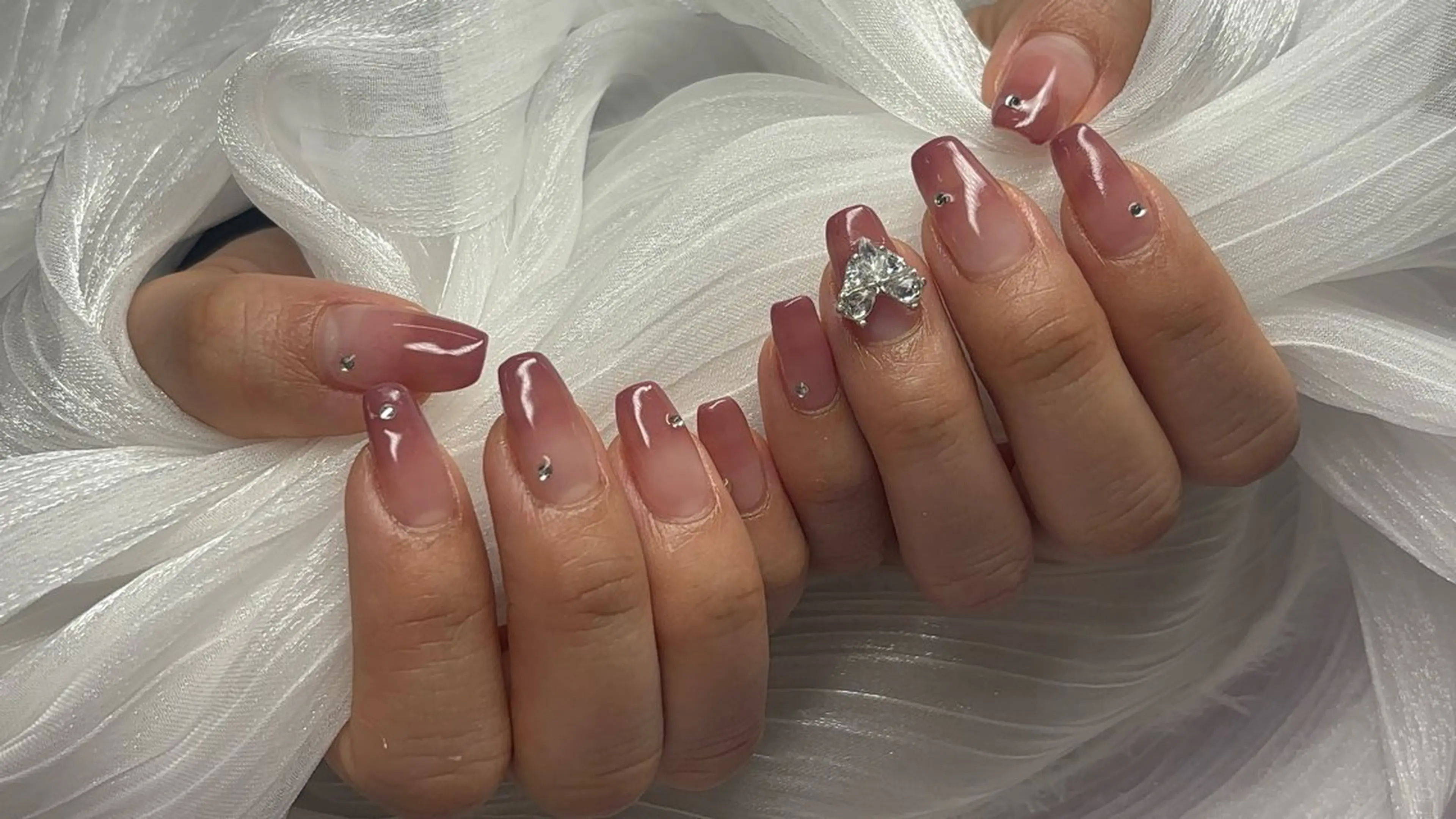 ネイル ピンク ハンドネイル 小さなビジネスサロン所属・Kanaya Kimiのネイルデザイン