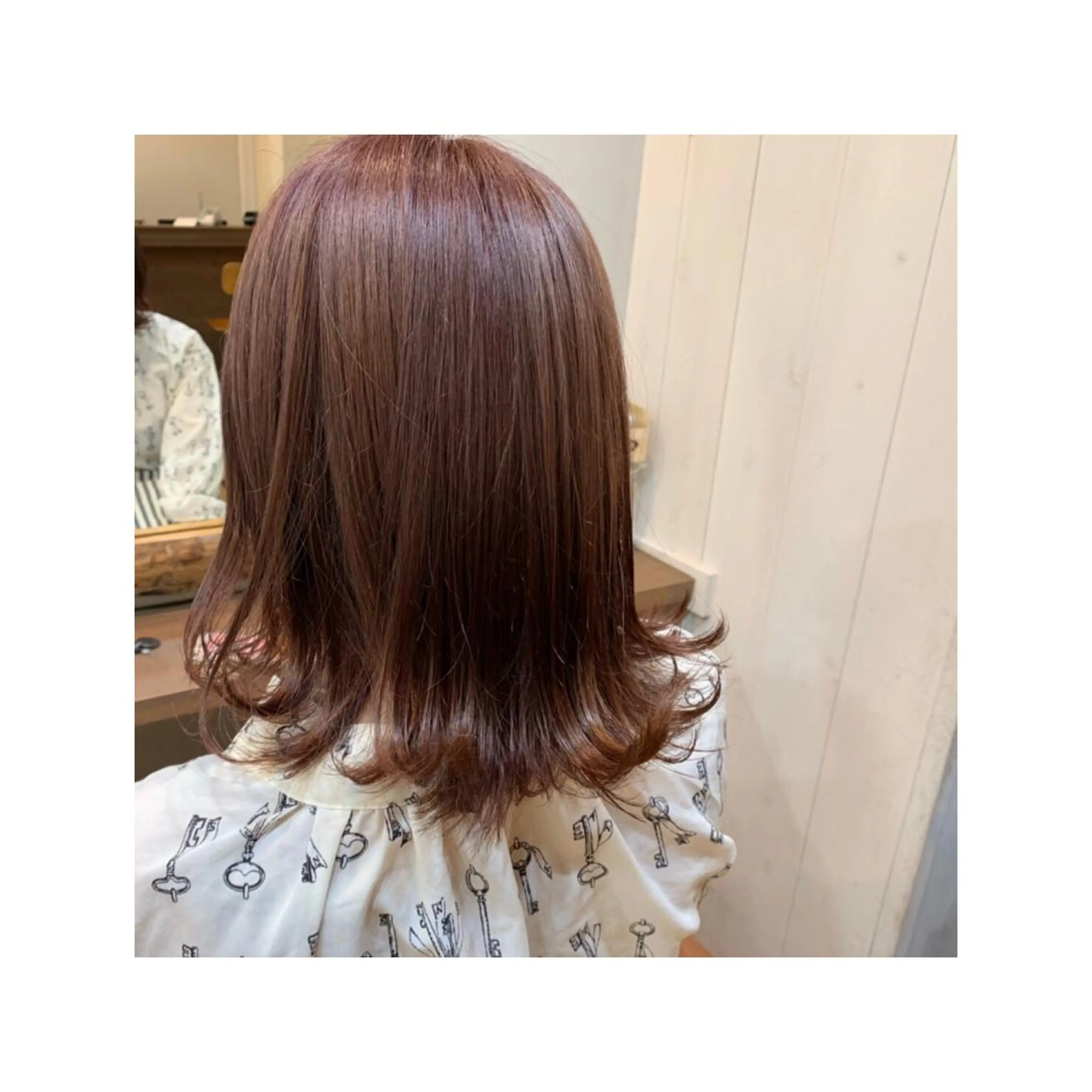 セミロング カラー まちだ ひとみのヘアスタイル