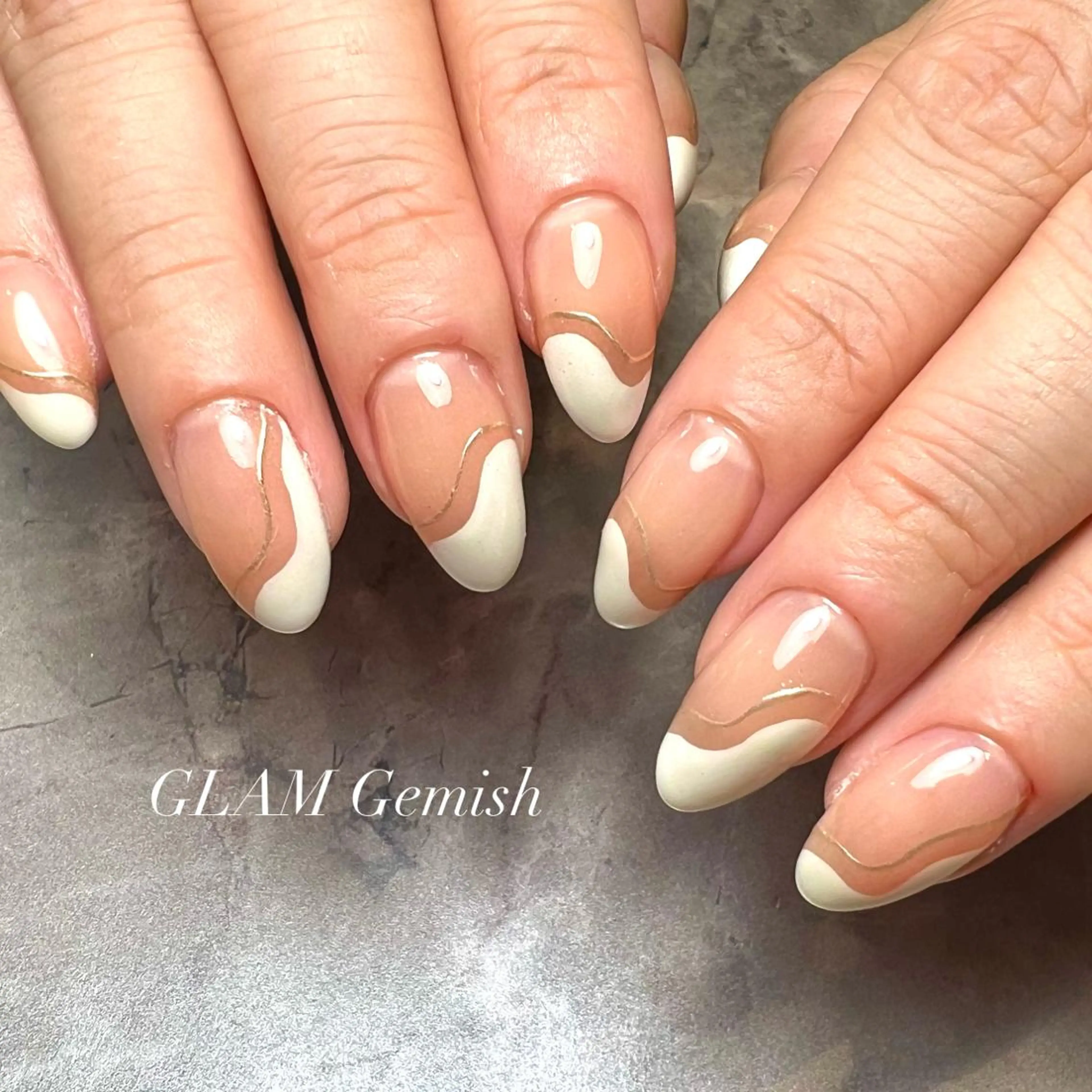 ネイル フレンチネイル 藤崎 恵梨香のネイルデザイン