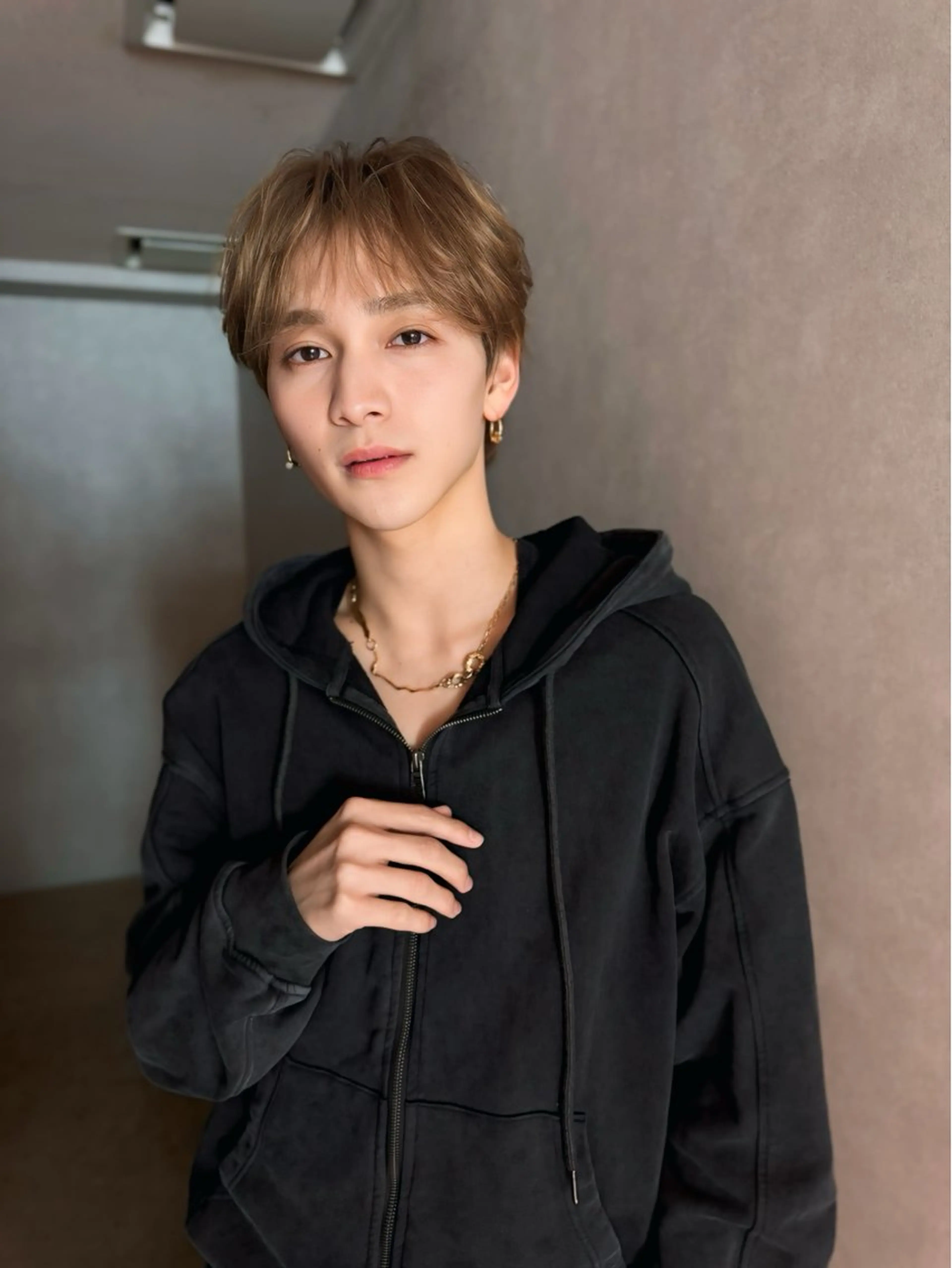 メンズ excia渋谷所属・曲がる縮毛矯正 センターパート/翼のヘアスタイル