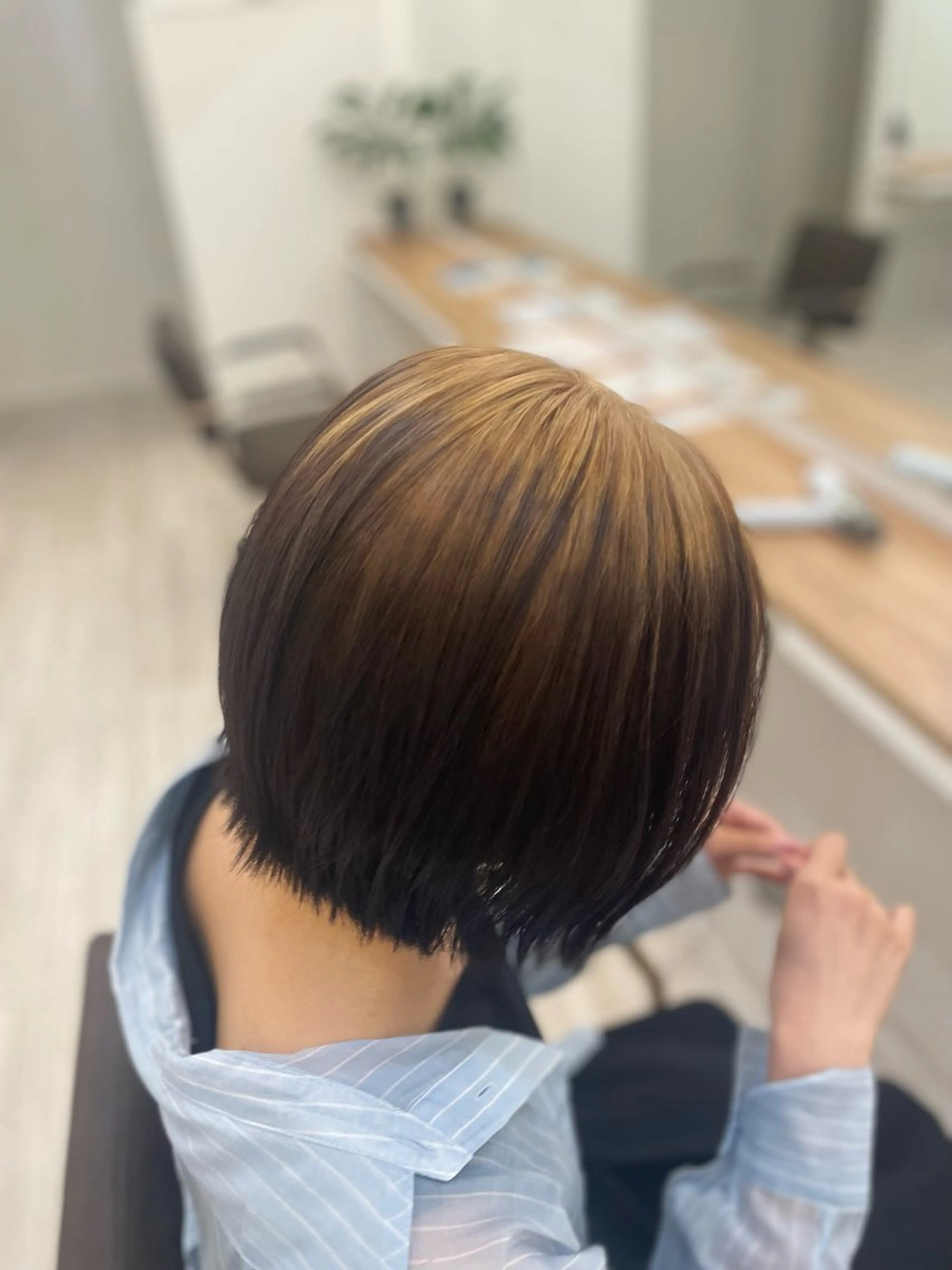 ショート カラー デザインカラー 山下 柚奈のヘアスタイル