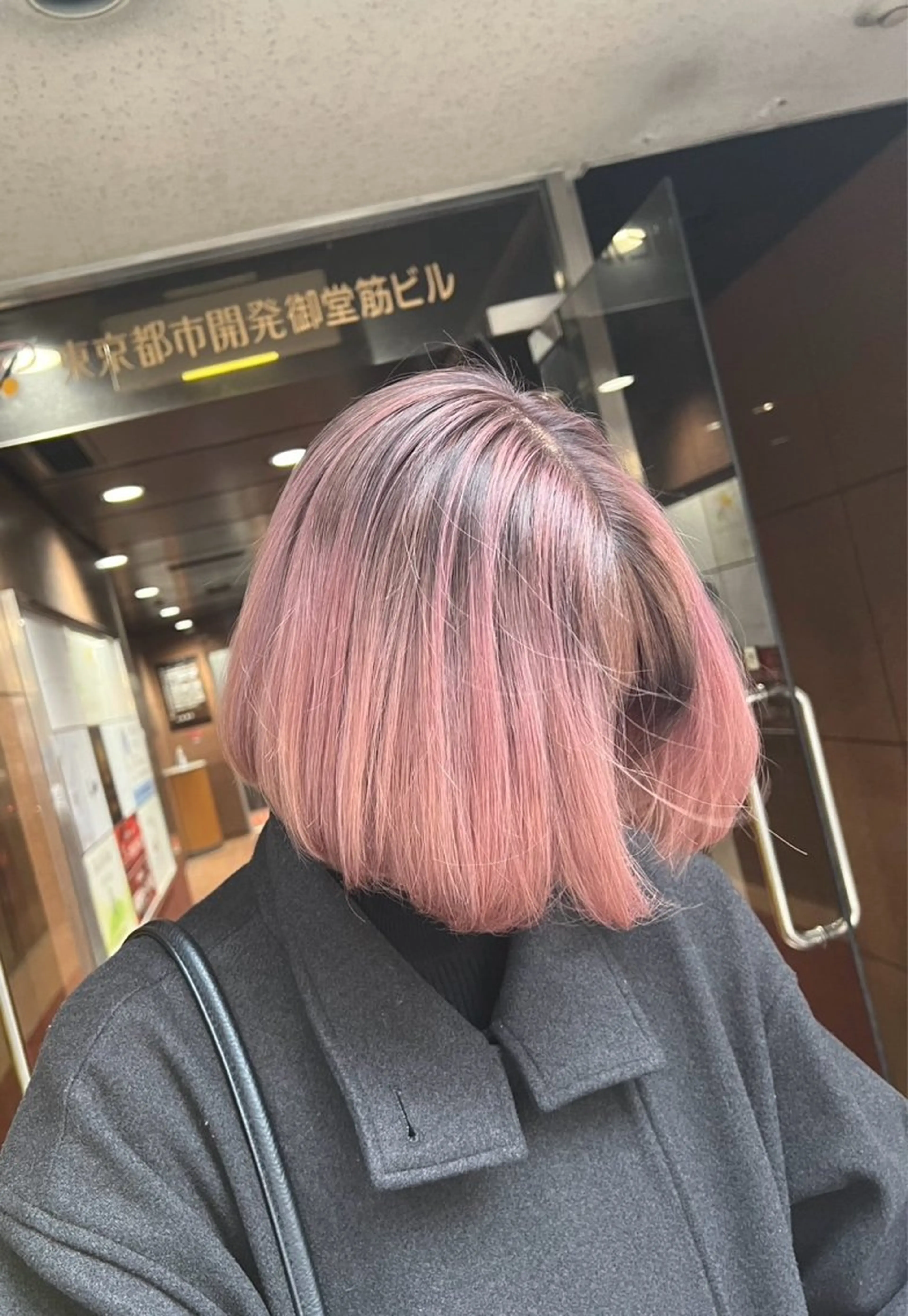 ショート カラー バレイヤージュ ベージュカラー ピンクカラー ピンクベージュ レイヤーカット ヘアカラー トリートメント ROBIN所属・指名数No.1 /NAOYAのヘアスタイル