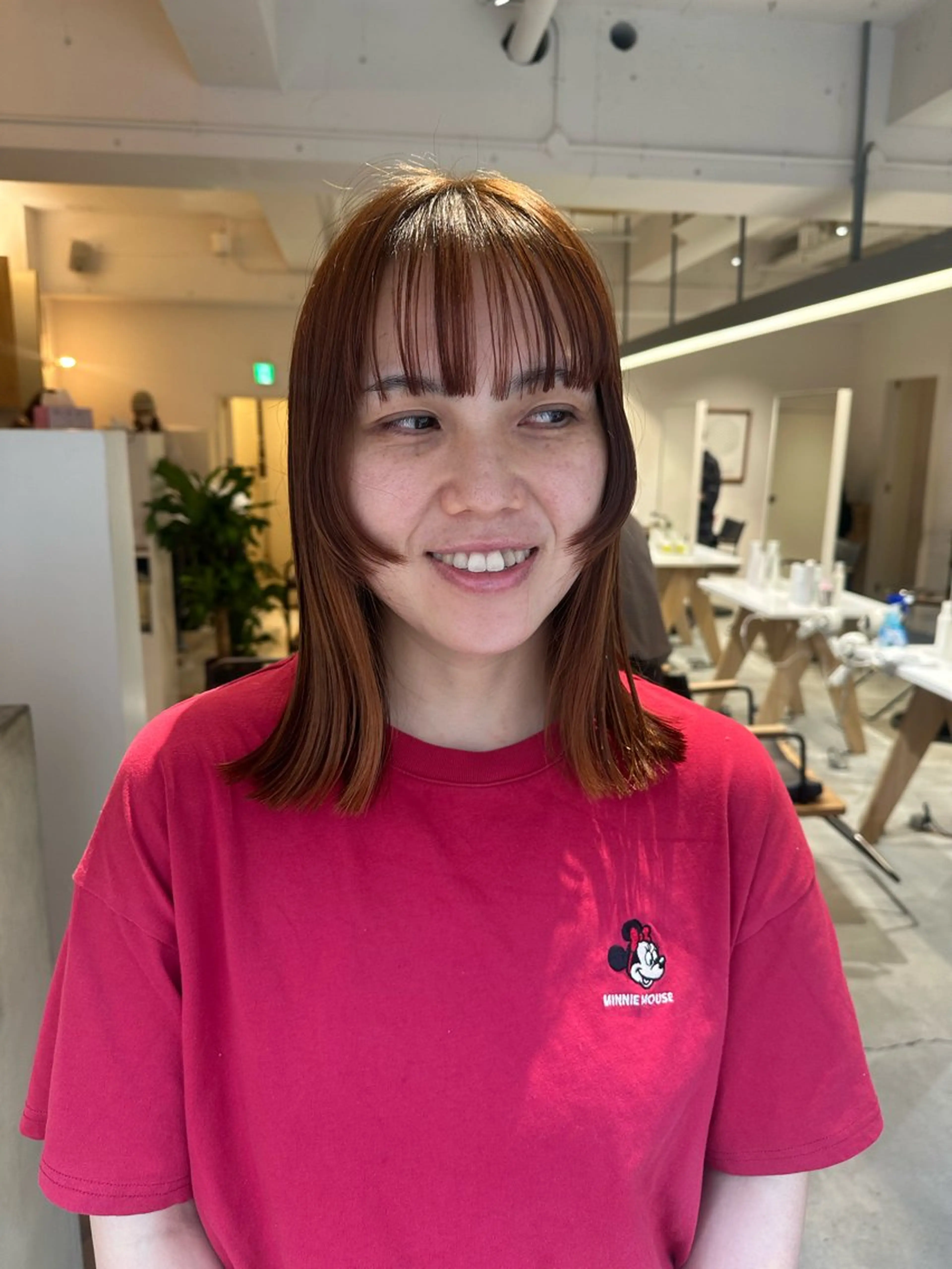 ミディアム 顔まわりレイヤー 顔周りカット レイヤーカット 小顔カット 優依 / Room烏丸のヘアスタイル