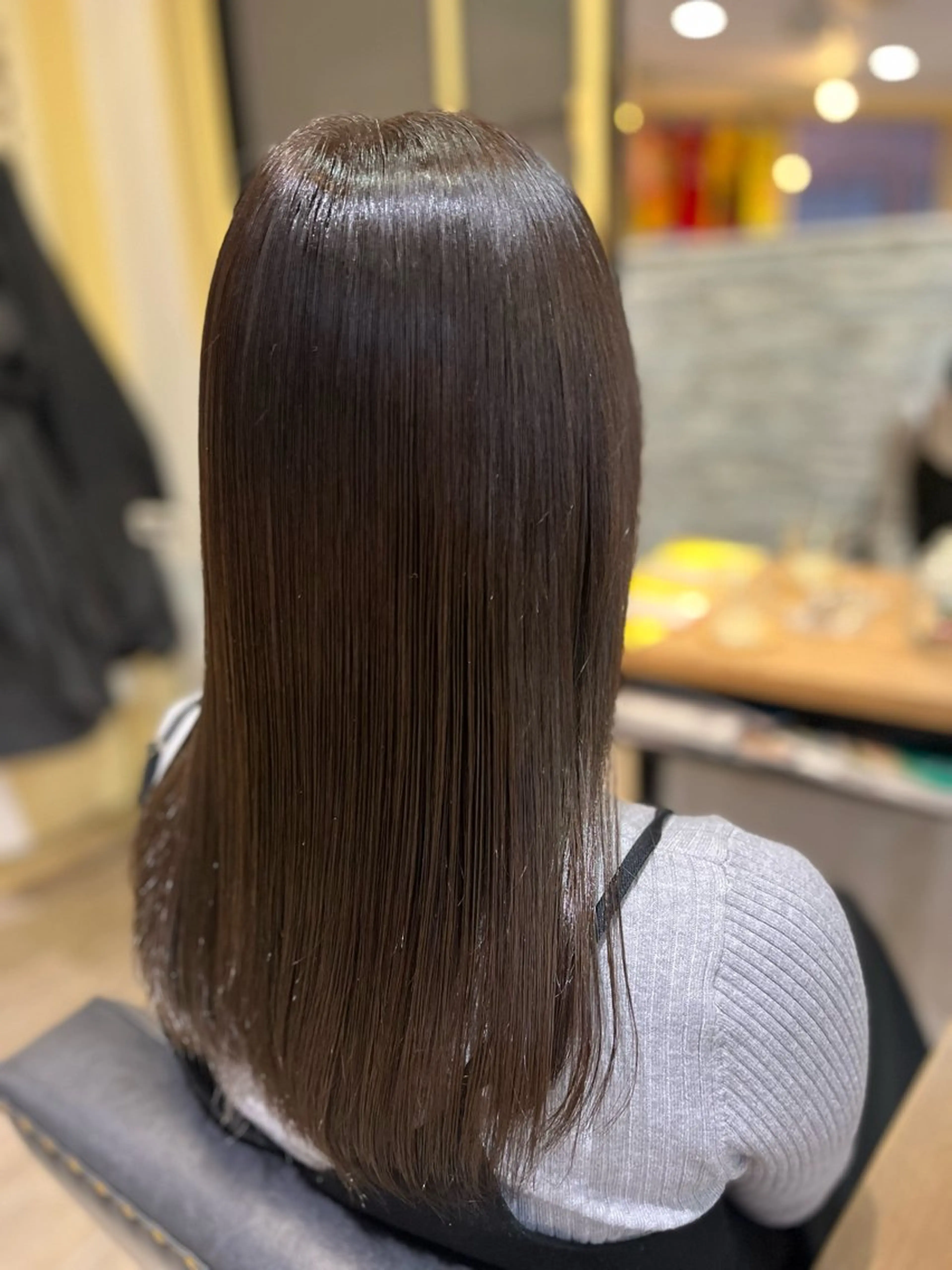 セミロング カラー ワタイショウタ 髪質改善✨眉毛サロンのヘアスタイル