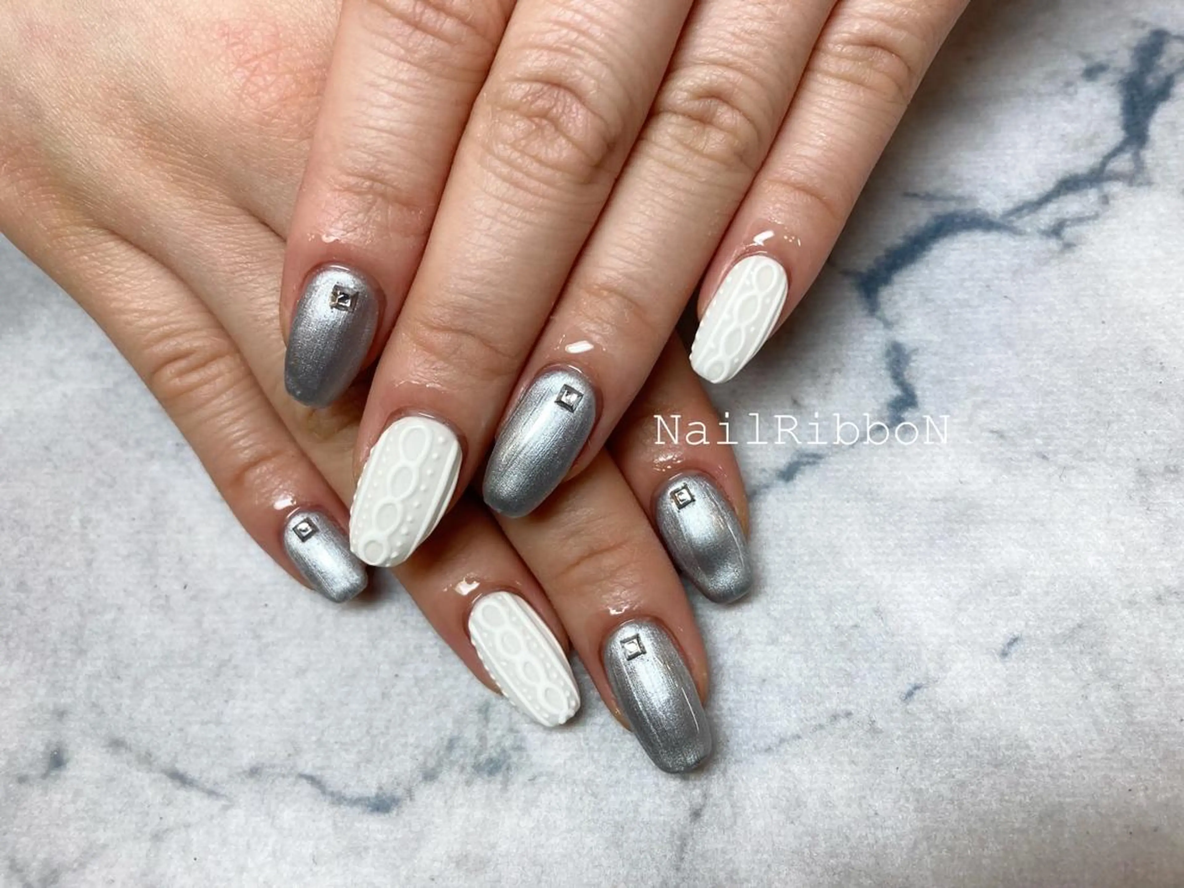 ネイル ネイルリボン 受付スタッフのネイルデザイン