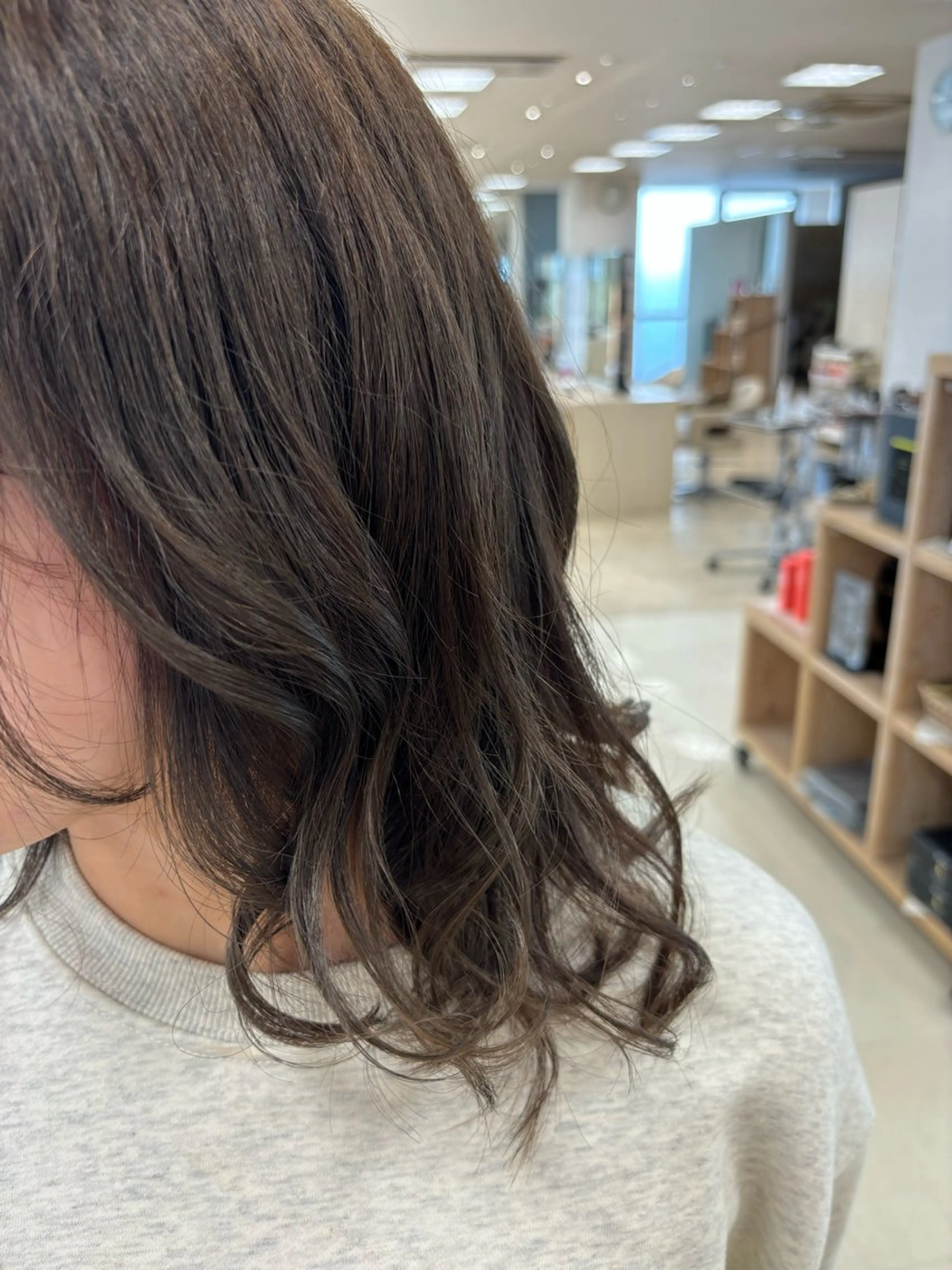 カラー kenje luscaのヘアスタイル